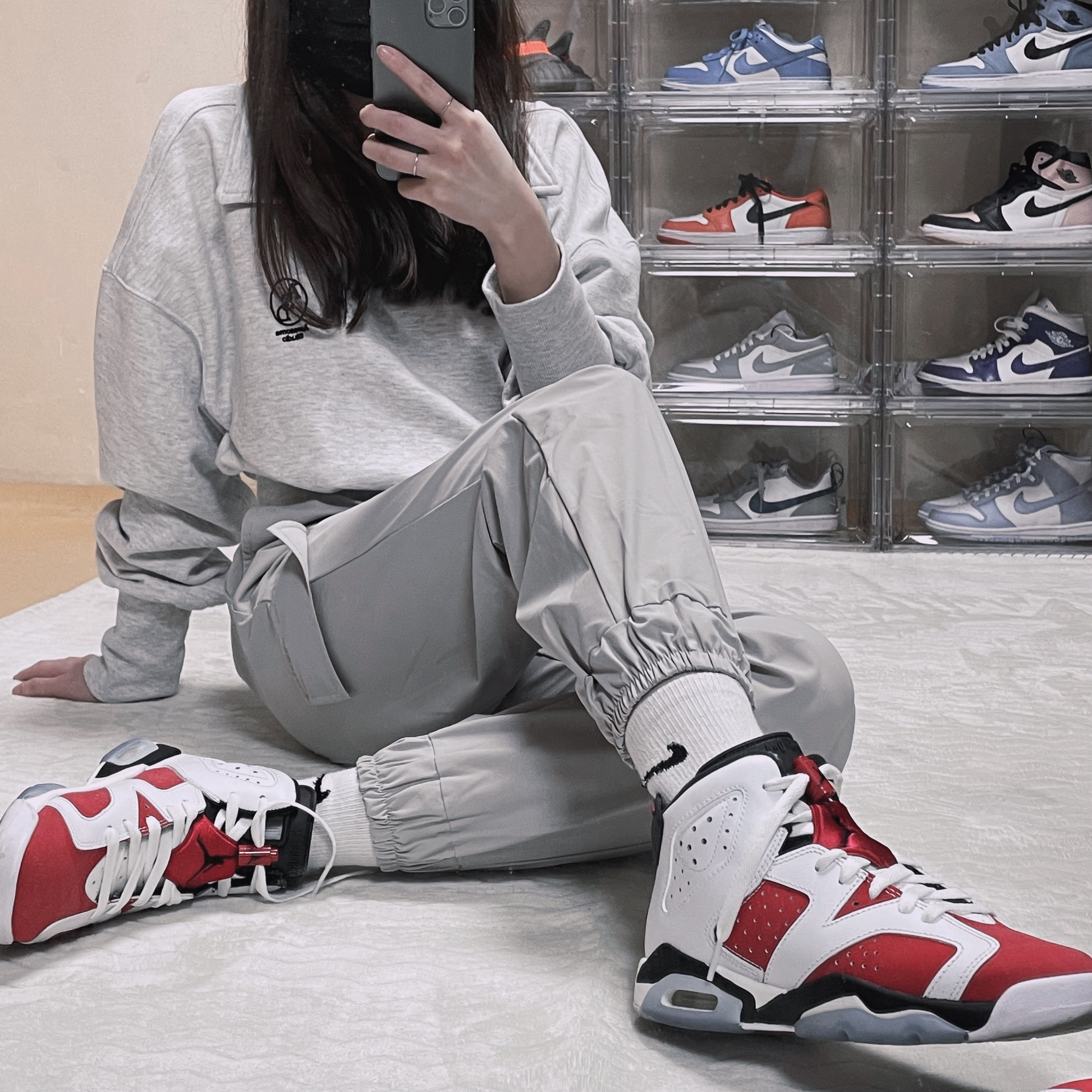 Jordan 6 Retro Carmine 2021, (GS) Jordan 6 Retro Carmine 2021 착용 스타일 - 3