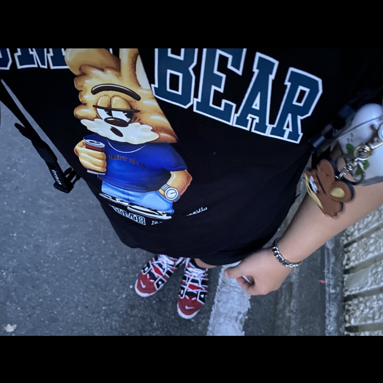 Apple AirPods 2nd Gen (Korean Ver.), Nike Air More Uptempo 96 Bulls 2021 착용 스타일 - 1