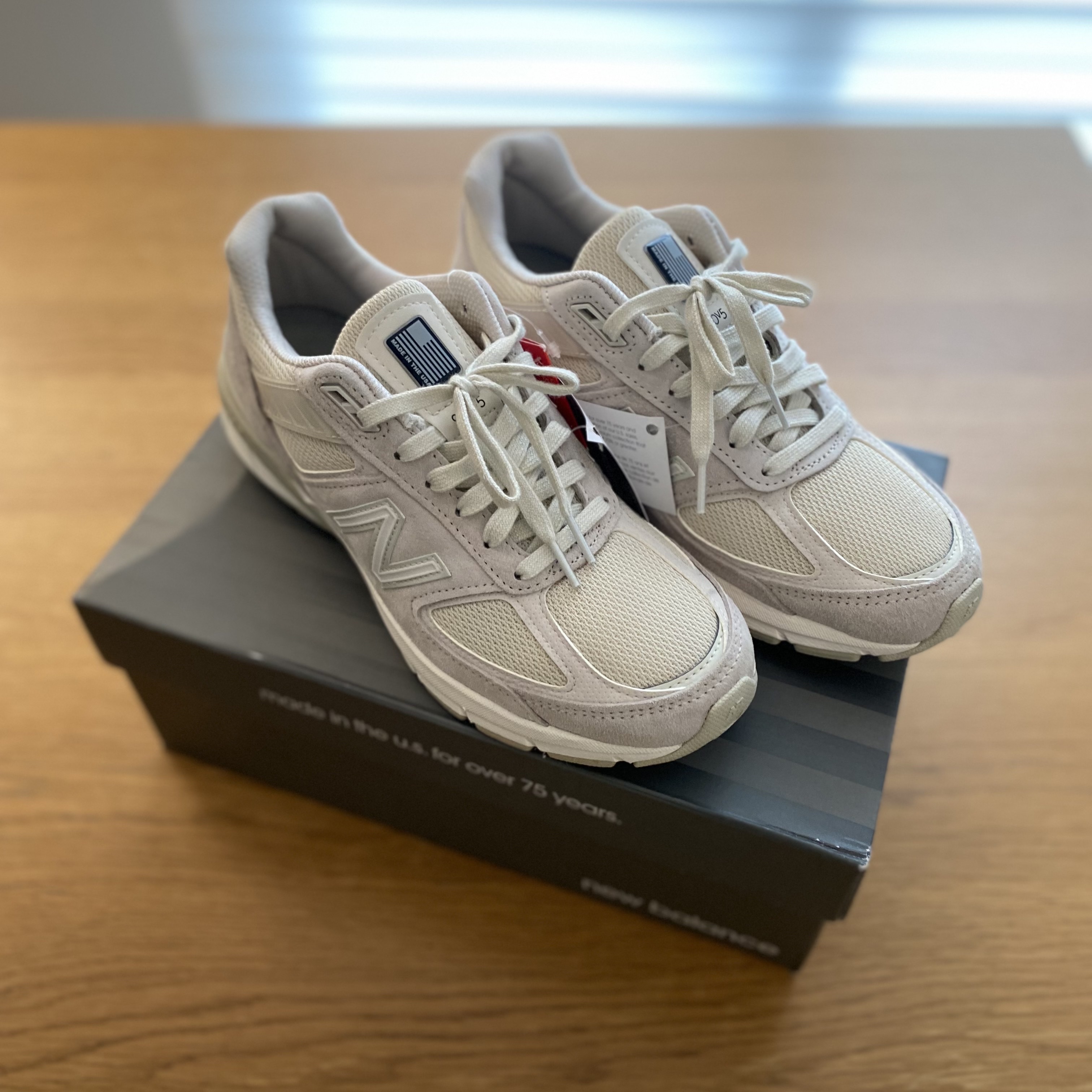 New Balance x Slow Steady Club 990v5 Made in USA Paper 착용 스타일 - 1