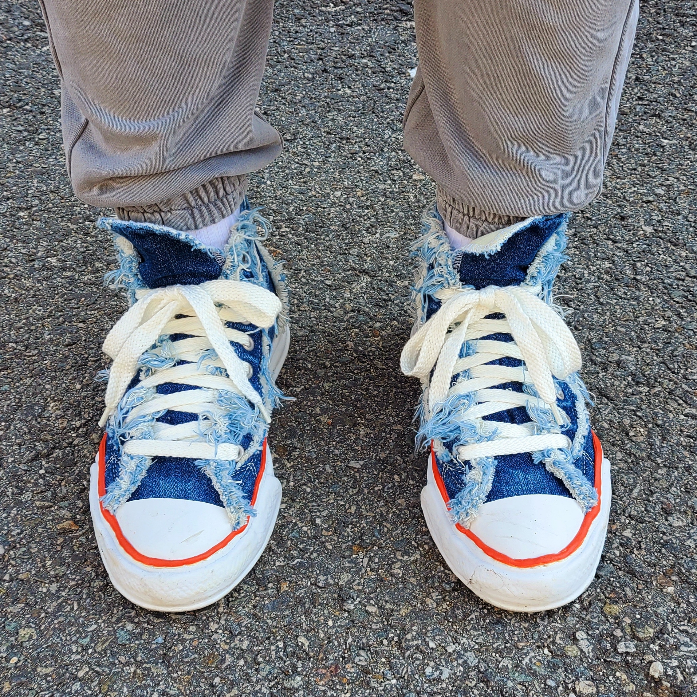 Maison Mihara Yasuhiro x Nigel Cabourn High Cut Sneakers One Wash 12oz Denim, Maison Mihara Yasuhiro x Nigel Cabourn Low Cut Sneakers Hard Wash Denim 착용 스타일 - 4
