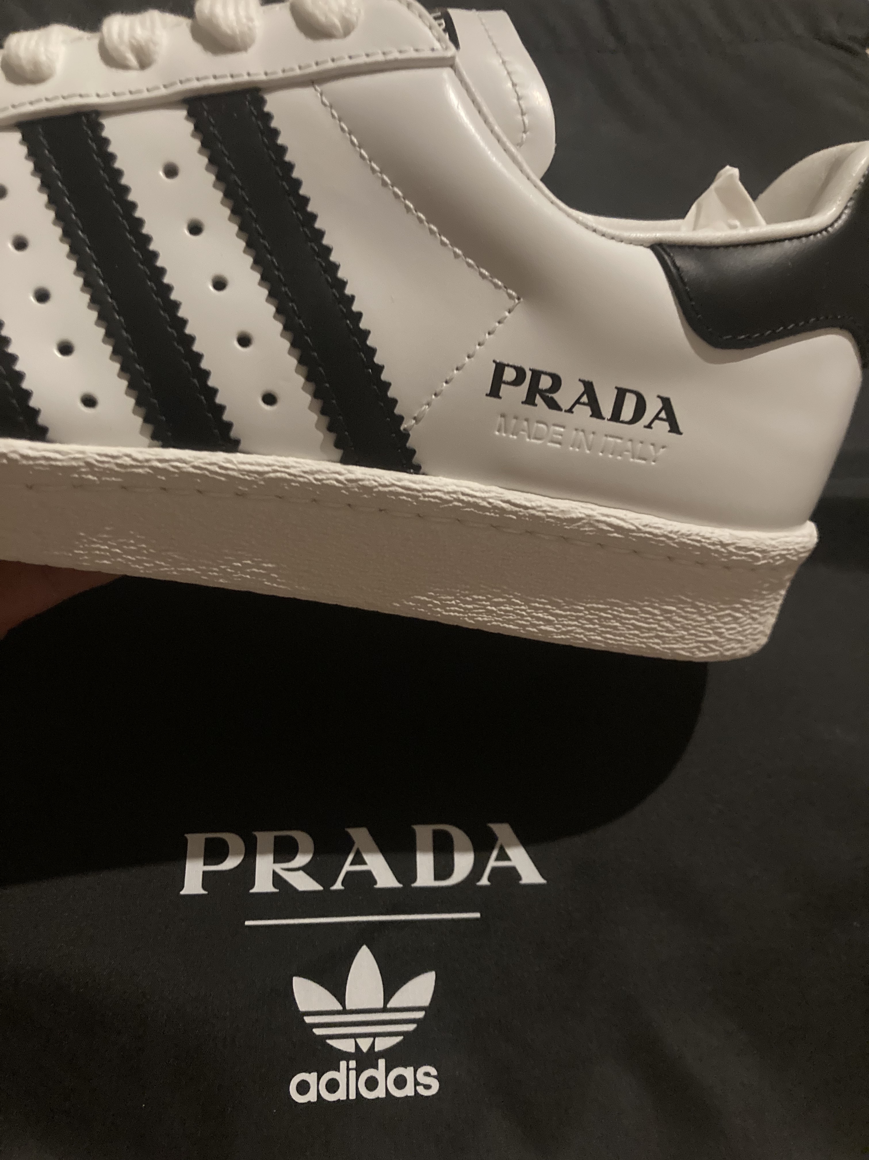 Adidas x Prada Superstar White Black 착용 스타일 - 1