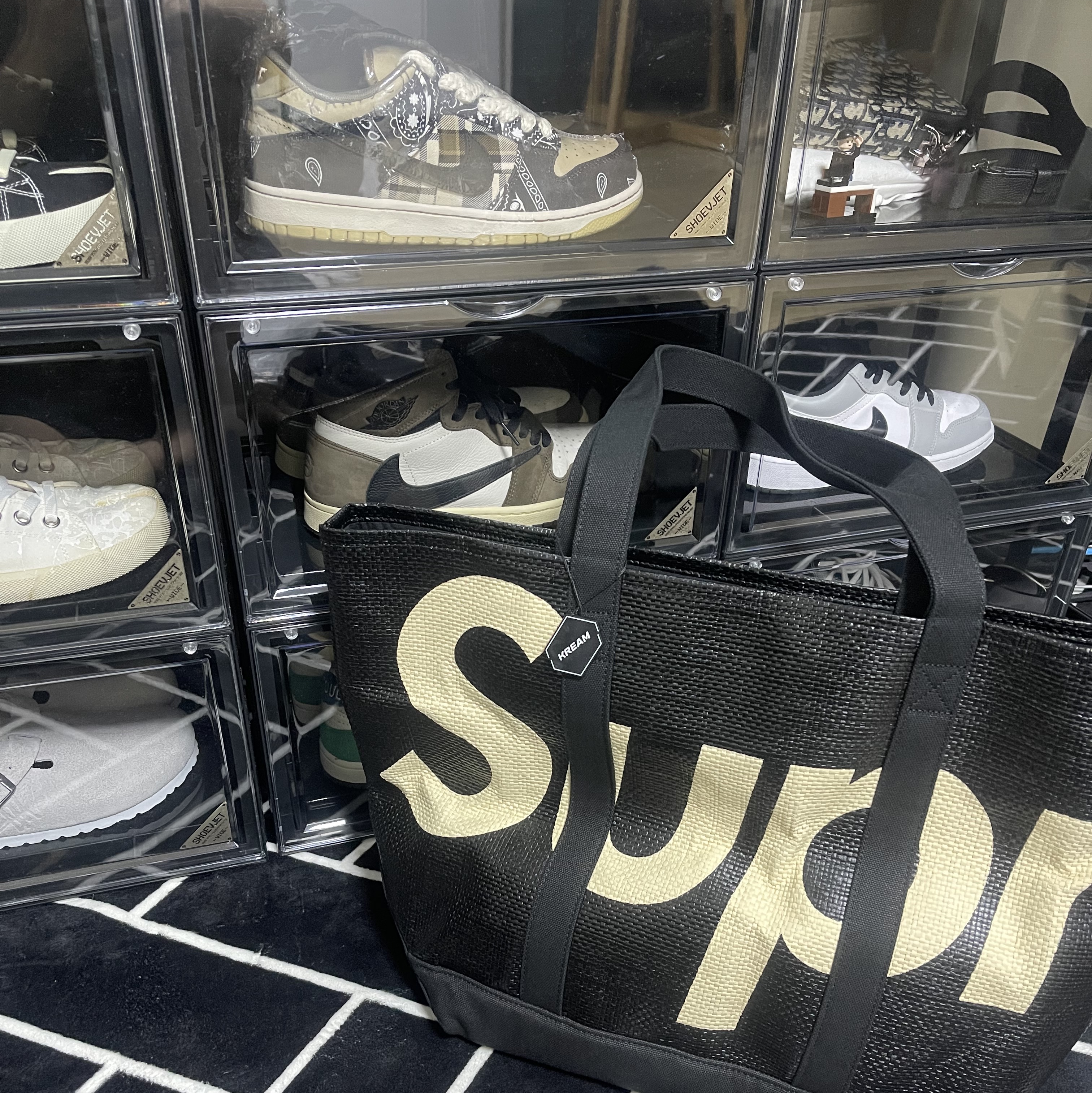Supreme Raffia Tote Black - 20SS 착용 스타일 - 2