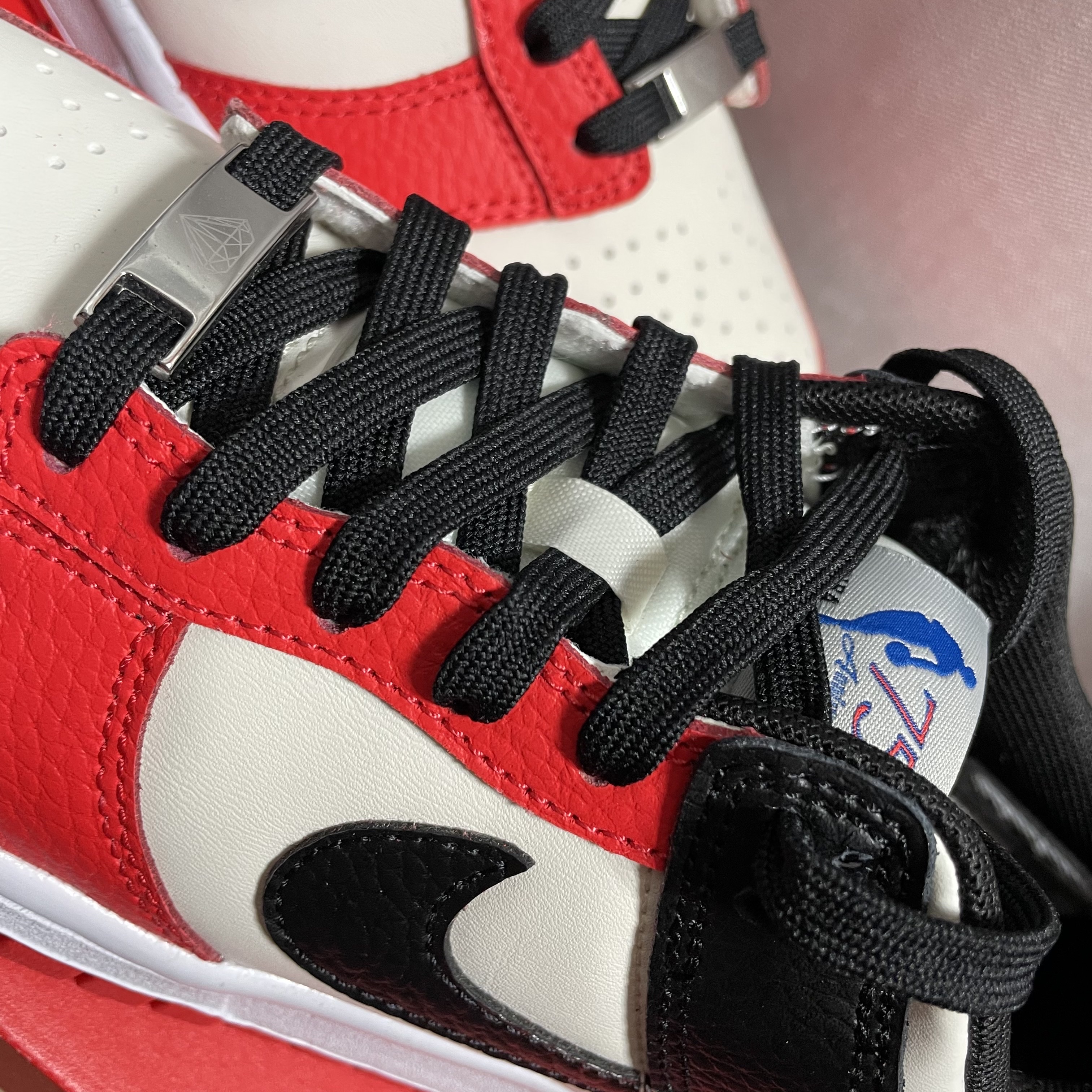 (GS) Nike x NBA Dunk Low Black and Chile Red, Nike x NBA Dunk Low Retro EMB Black and Chile Red 착용 스타일 - 2