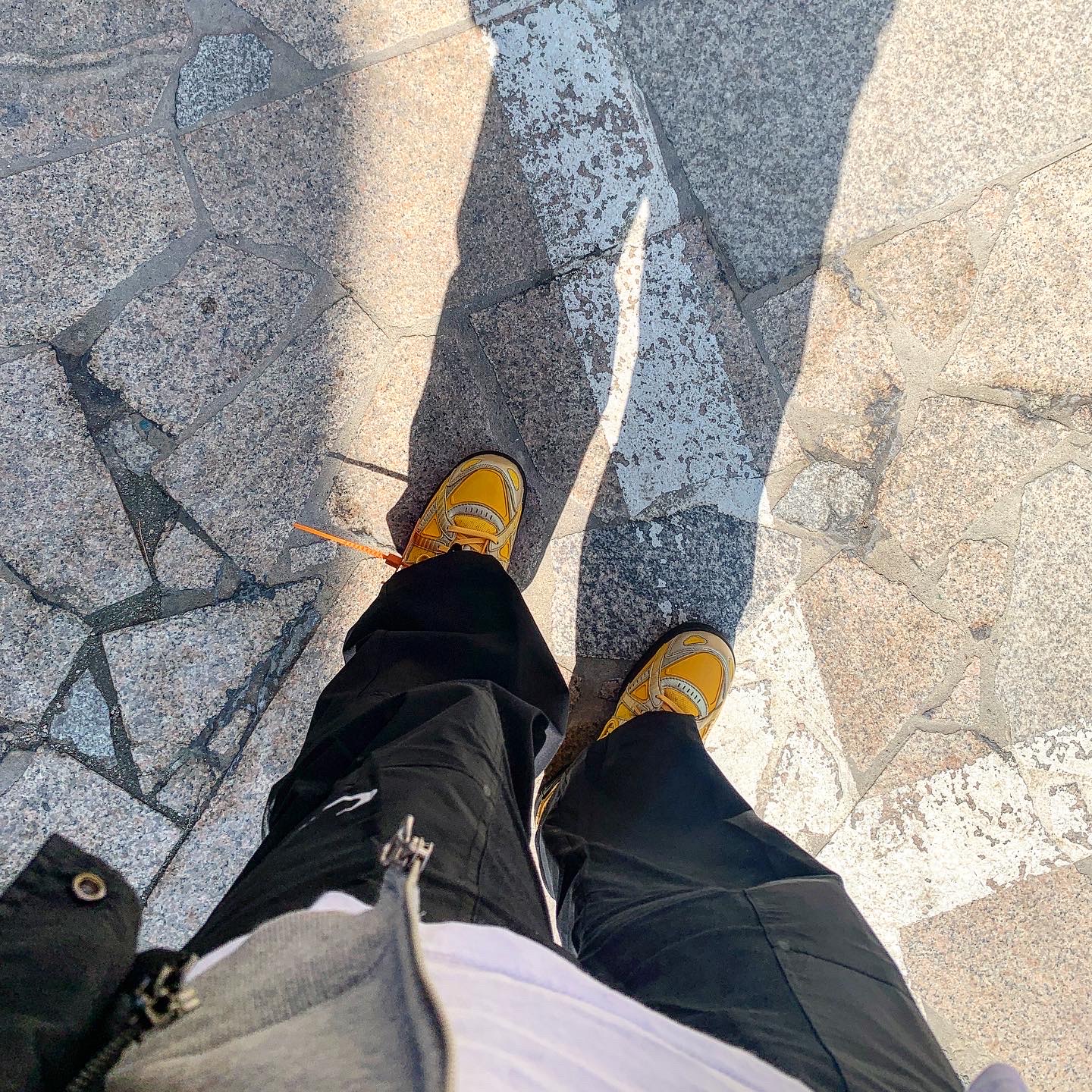 Nike x Off-White NRG Pants Black, Nike x Off-White Air Rubber Dunk University Gold 착용 스타일