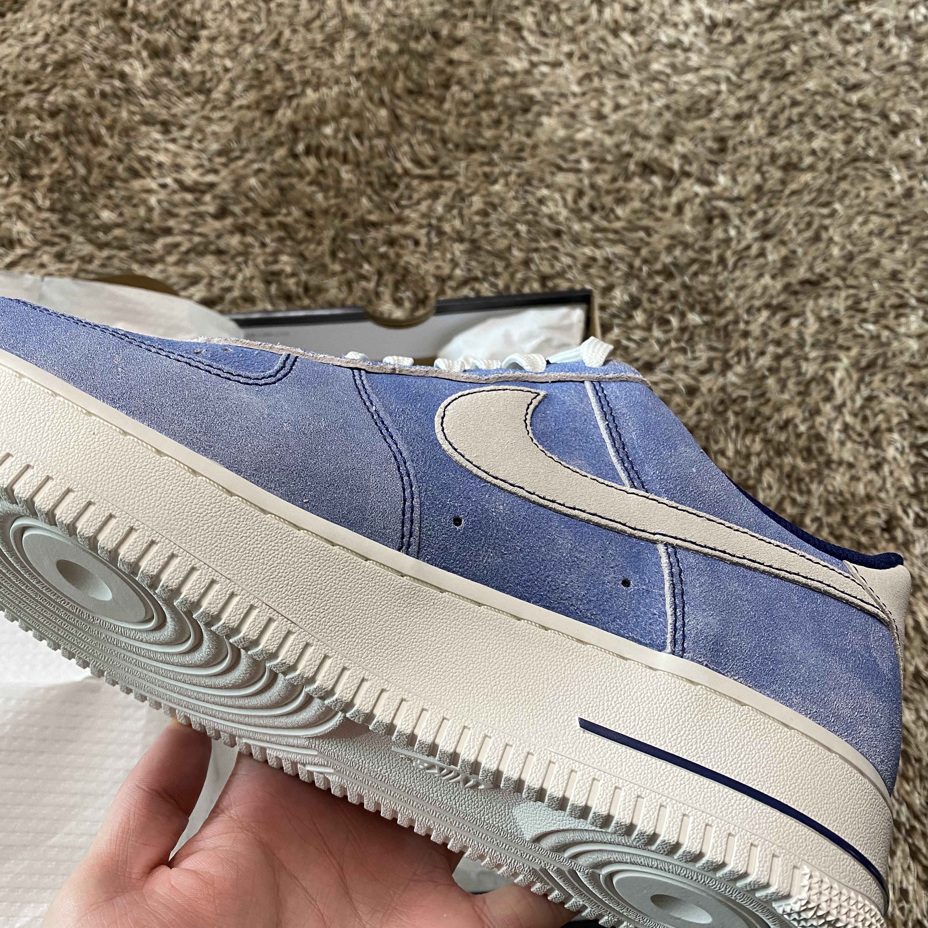 Nike Air Force 1 '07 LV8 Dusty Blue 착용 스타일 - 2