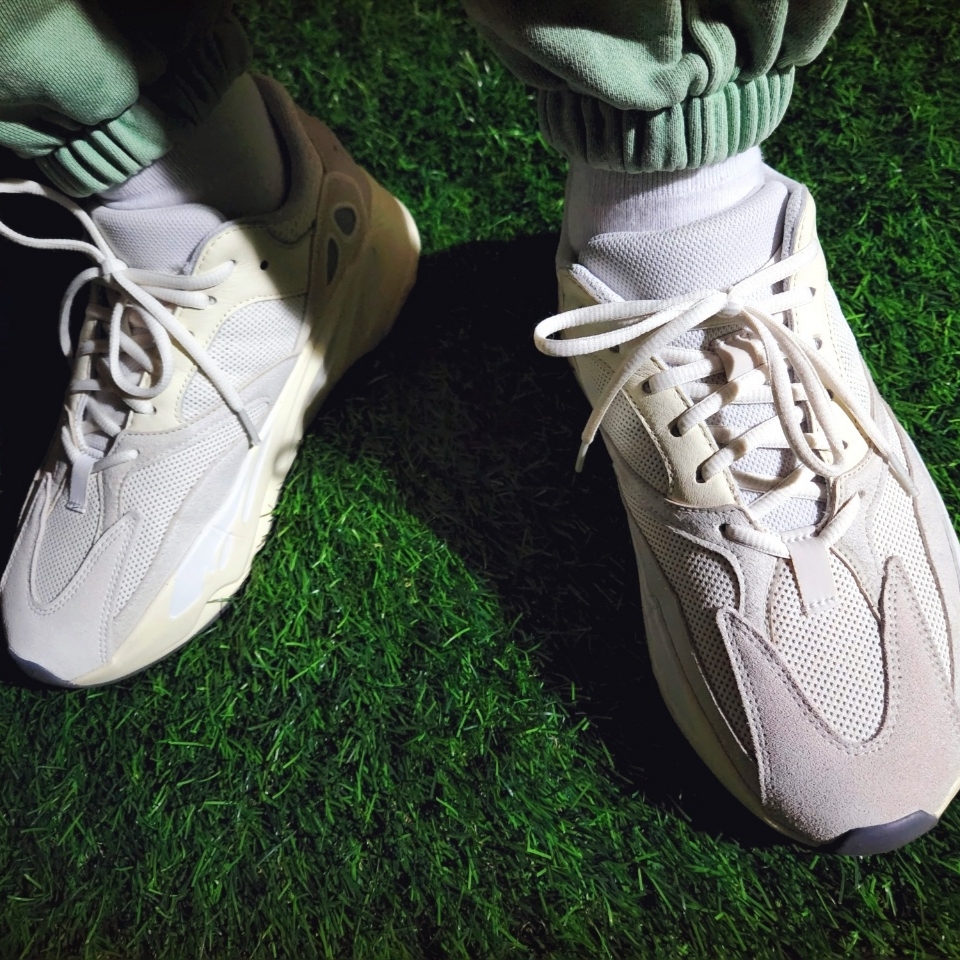 Adidas Yeezy Boost 700 Analog 2019 착용 스타일 - 4