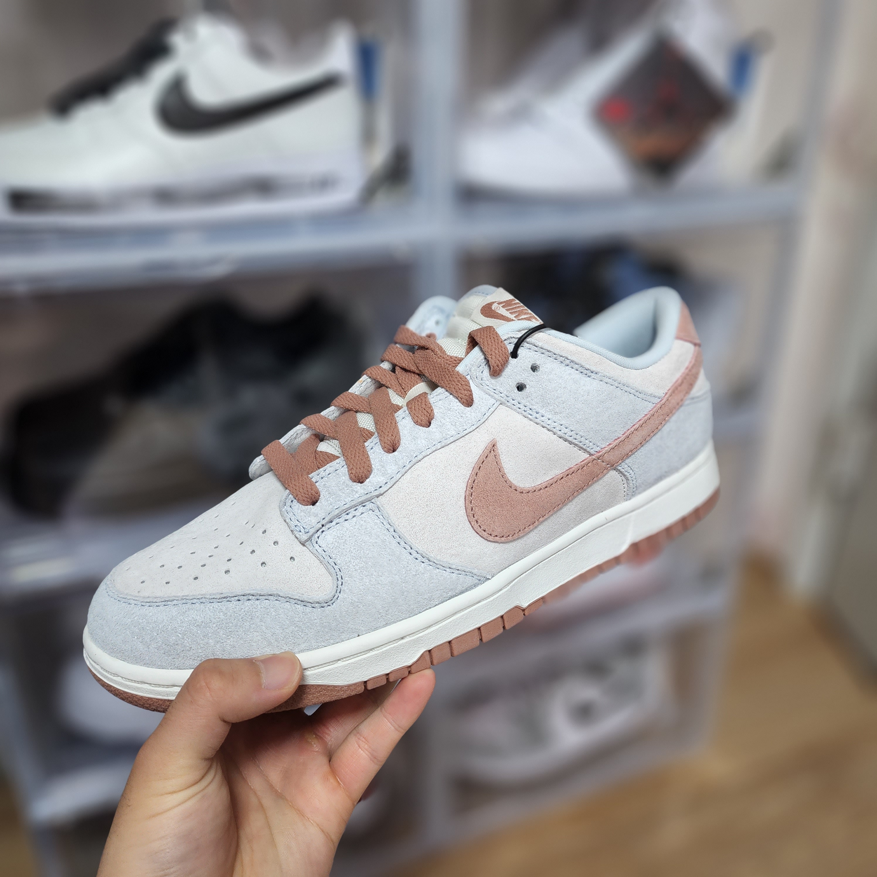 Nike Dunk Low Retro PRM Fossil Rose 착용 스타일