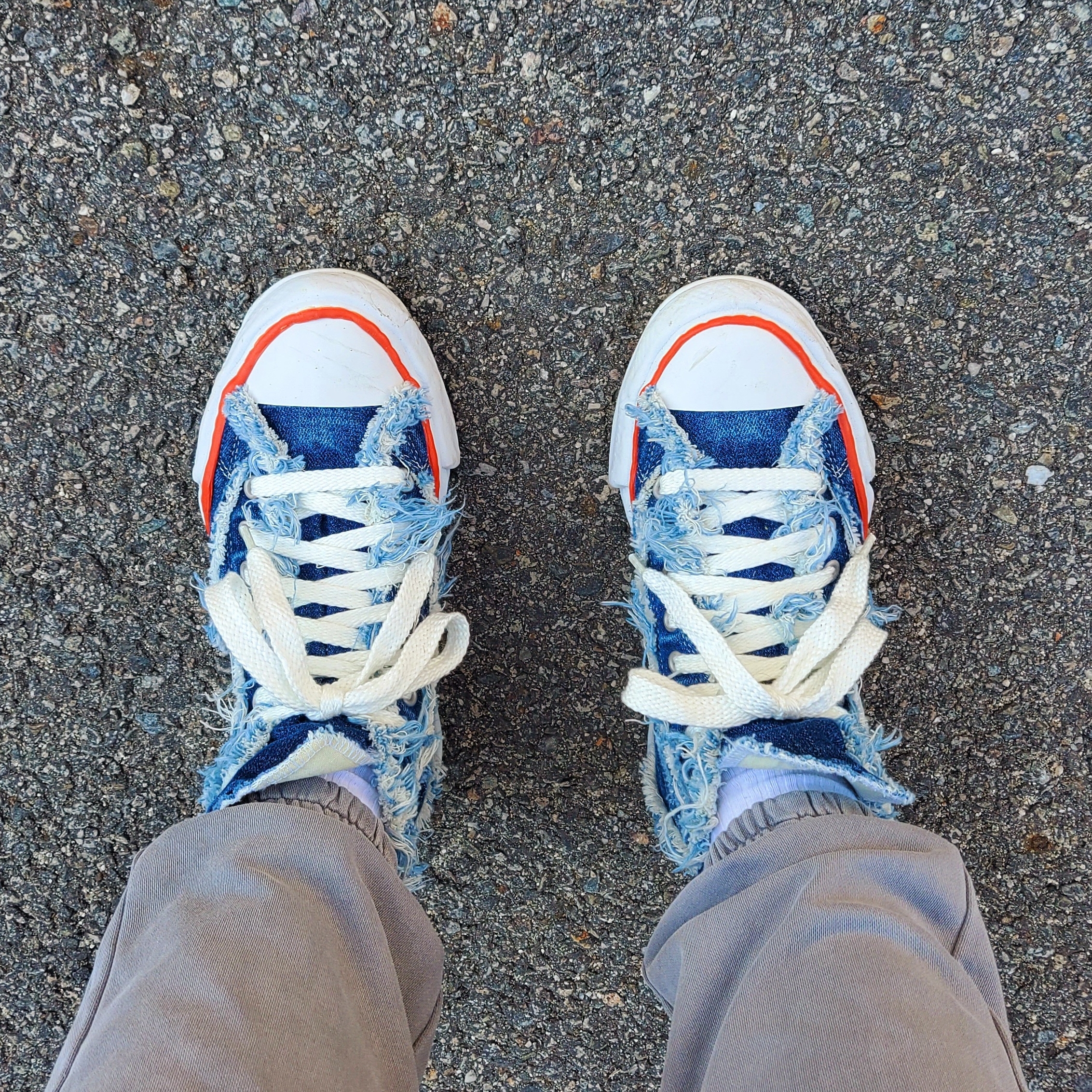 Maison Mihara Yasuhiro x Nigel Cabourn High Cut Sneakers One Wash 12oz Denim, Maison Mihara Yasuhiro x Nigel Cabourn Low Cut Sneakers Hard Wash Denim 착용 스타일 - 5