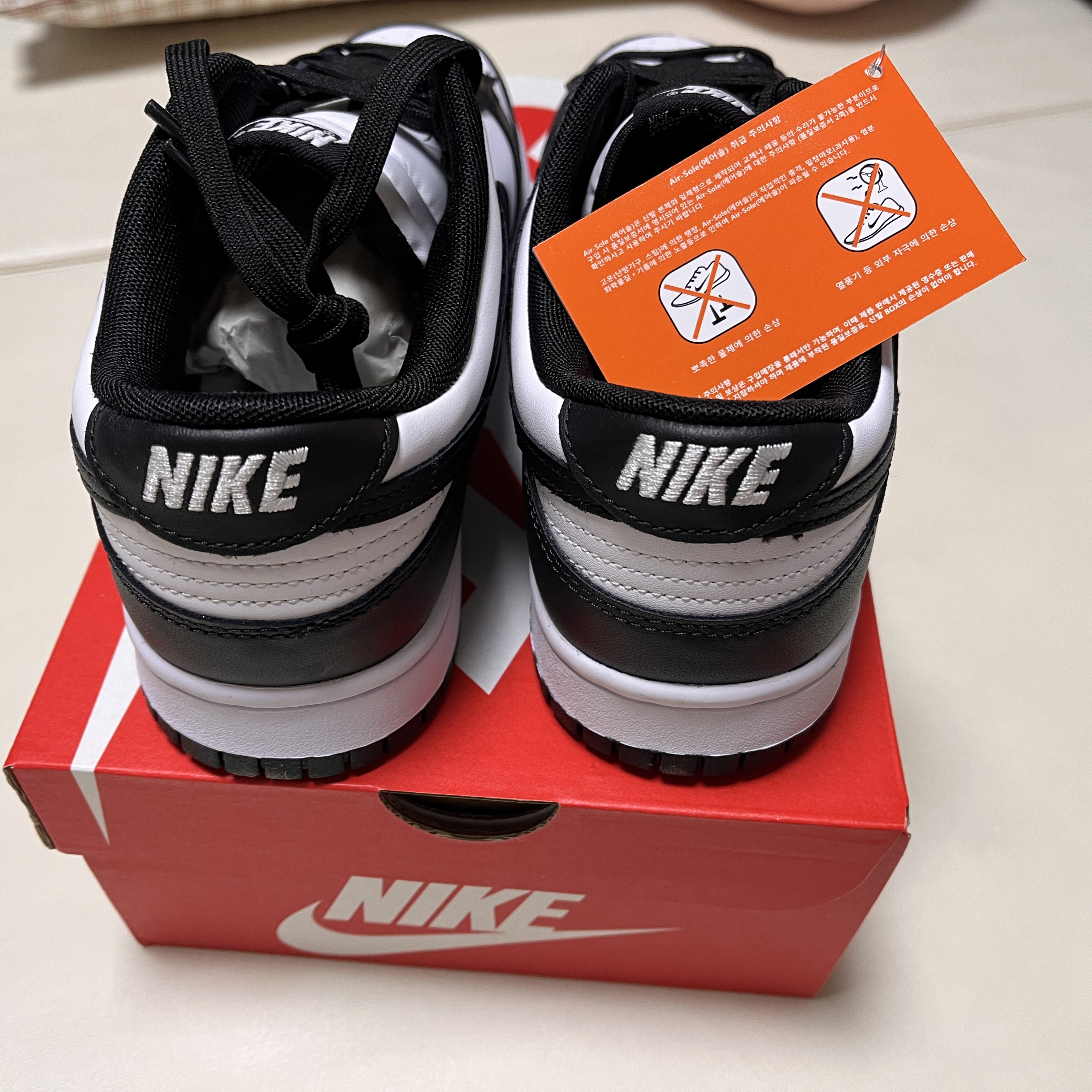 Nike Dunk Low Retro Black 착용 스타일 - 3