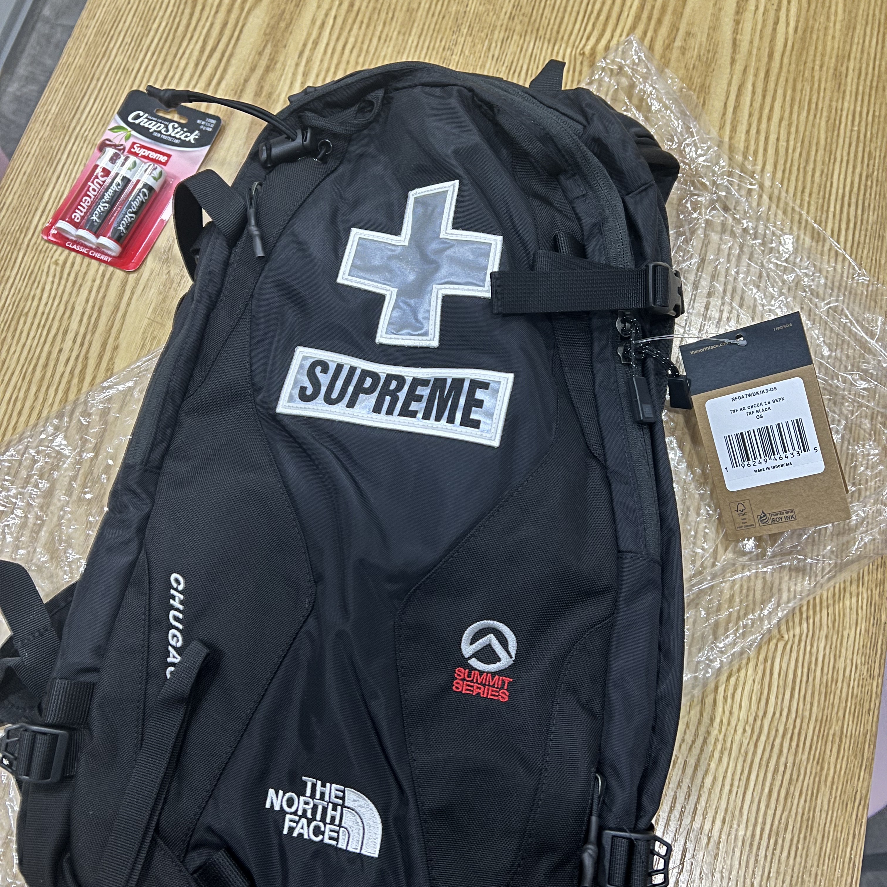 Supreme x The North Face Summit Series Rescue Chugach 16 Backpack Black - 22SS 착용 스타일 - 1