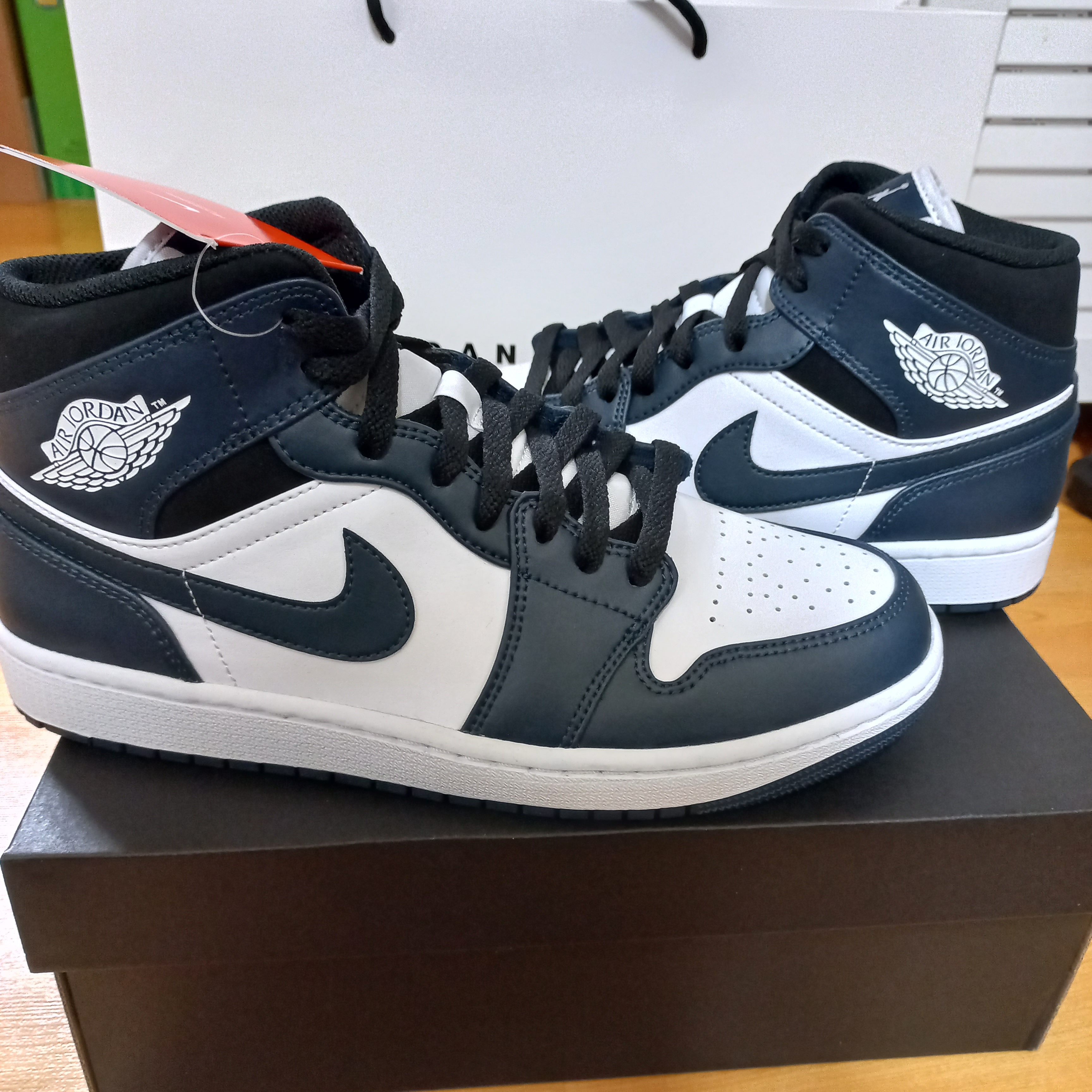 Jordan 1 Mid Dark Teal 착용 스타일 - 1