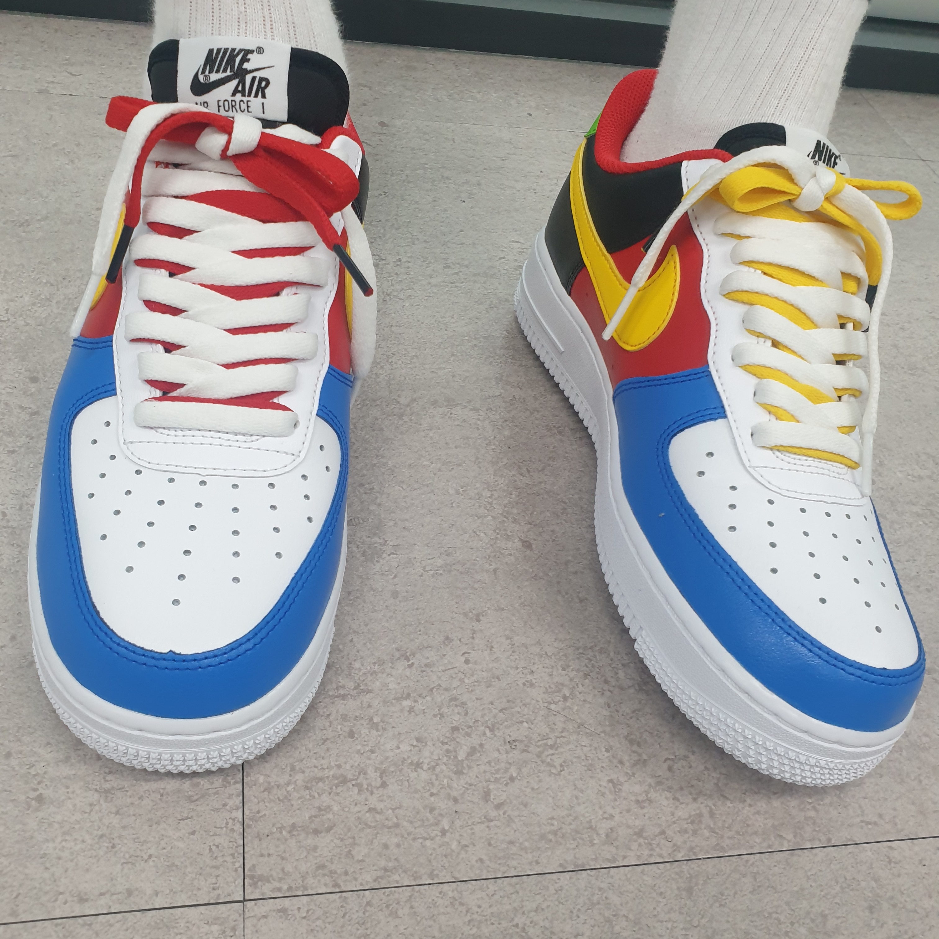 Nike x UNO Air Force 1 '07 QS White Yellow Zest 착용 스타일 - 2
