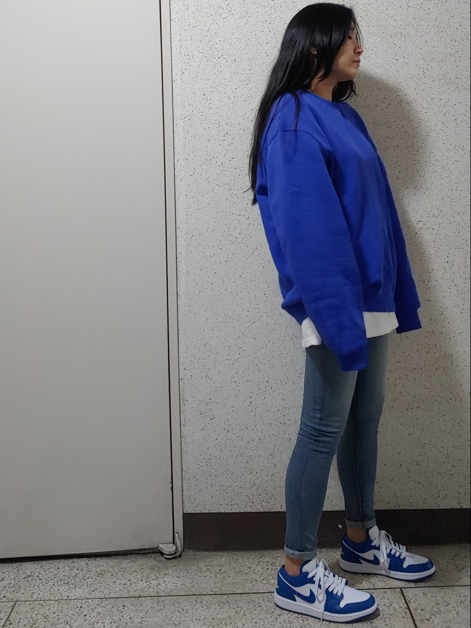 (W) Jordan 1 Low White Dark Marina Blue 착용 스타일 - 2