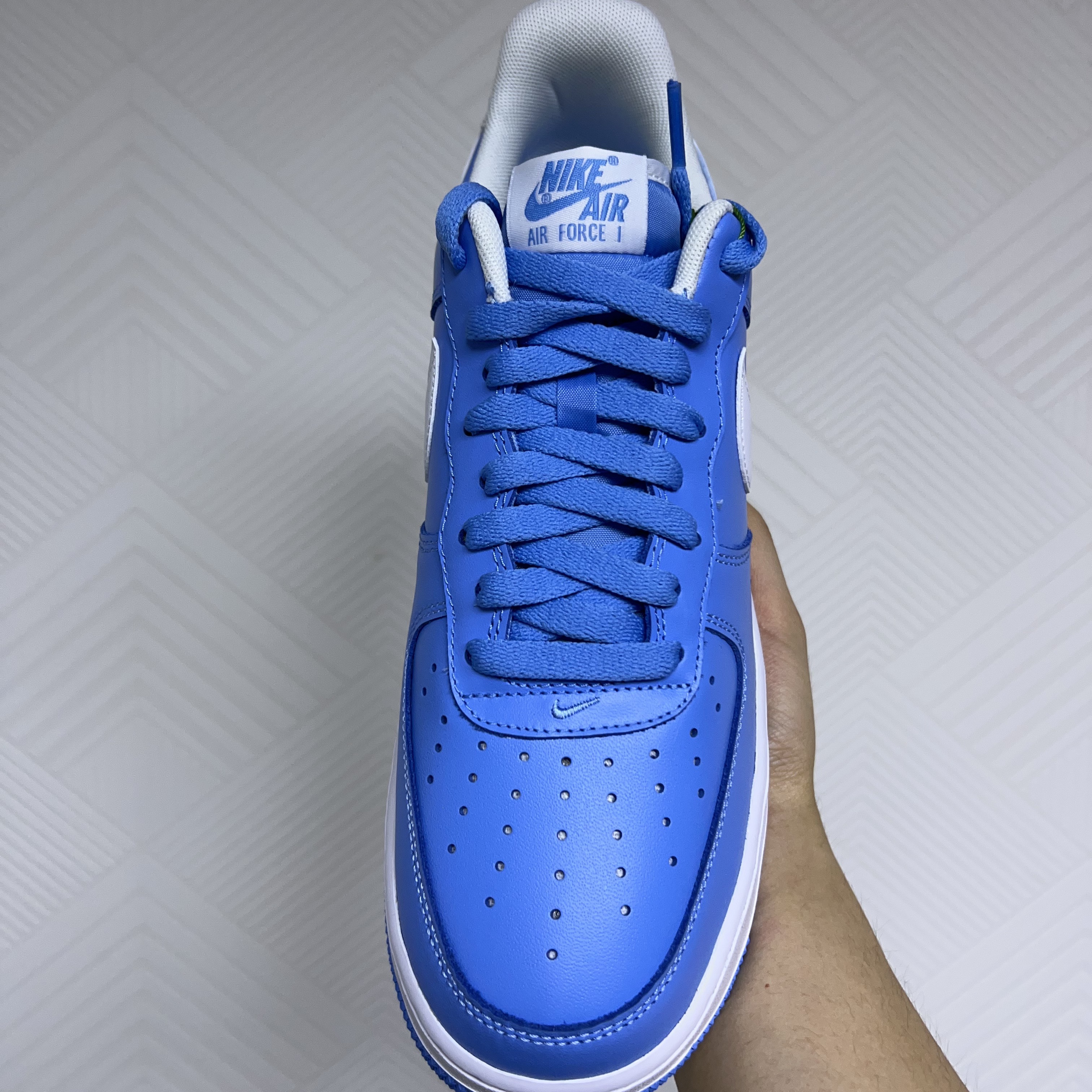 Nike Air Force 1 '07 Low University Blue 착용 스타일 - 4