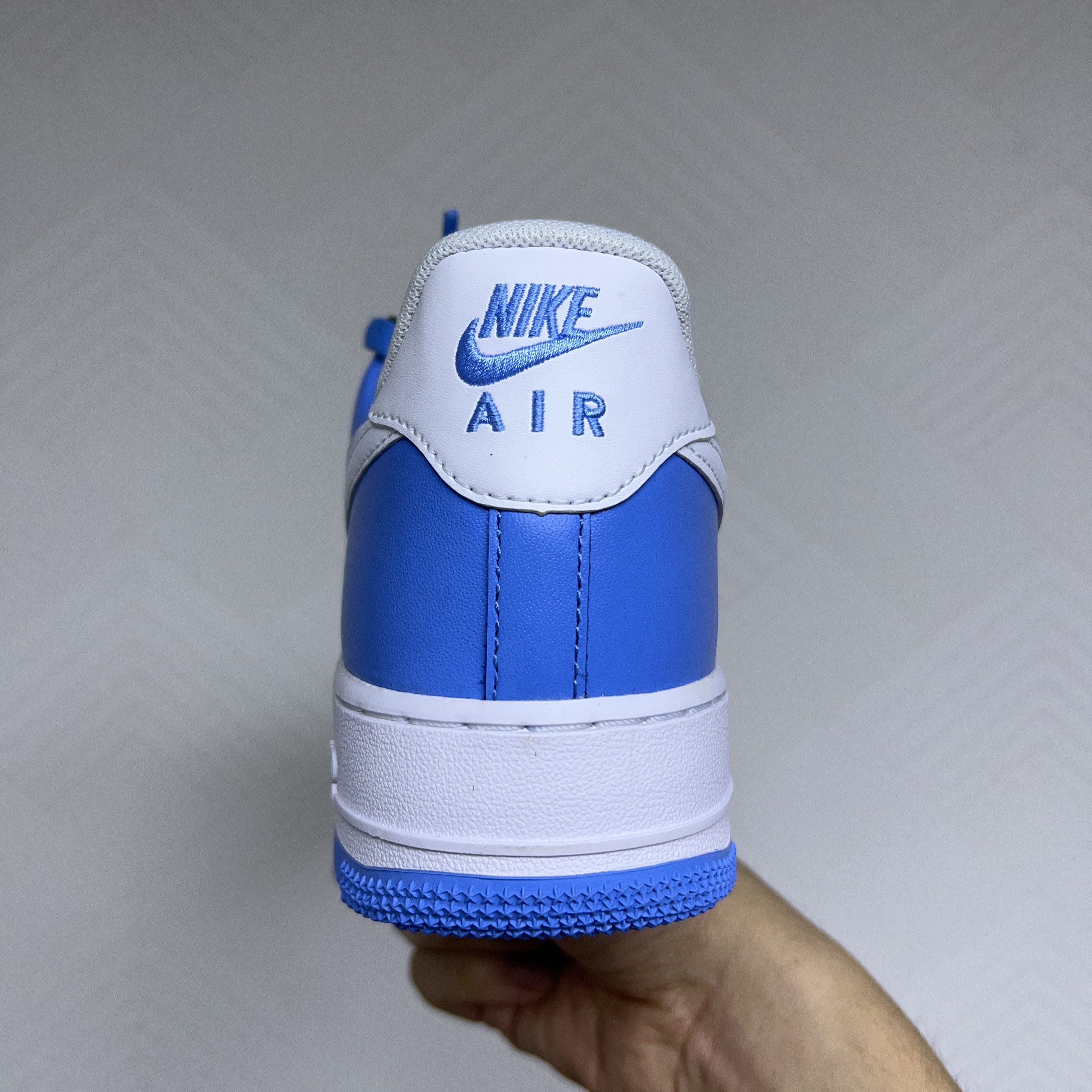 Nike Air Force 1 '07 Low University Blue 착용 스타일 - 3