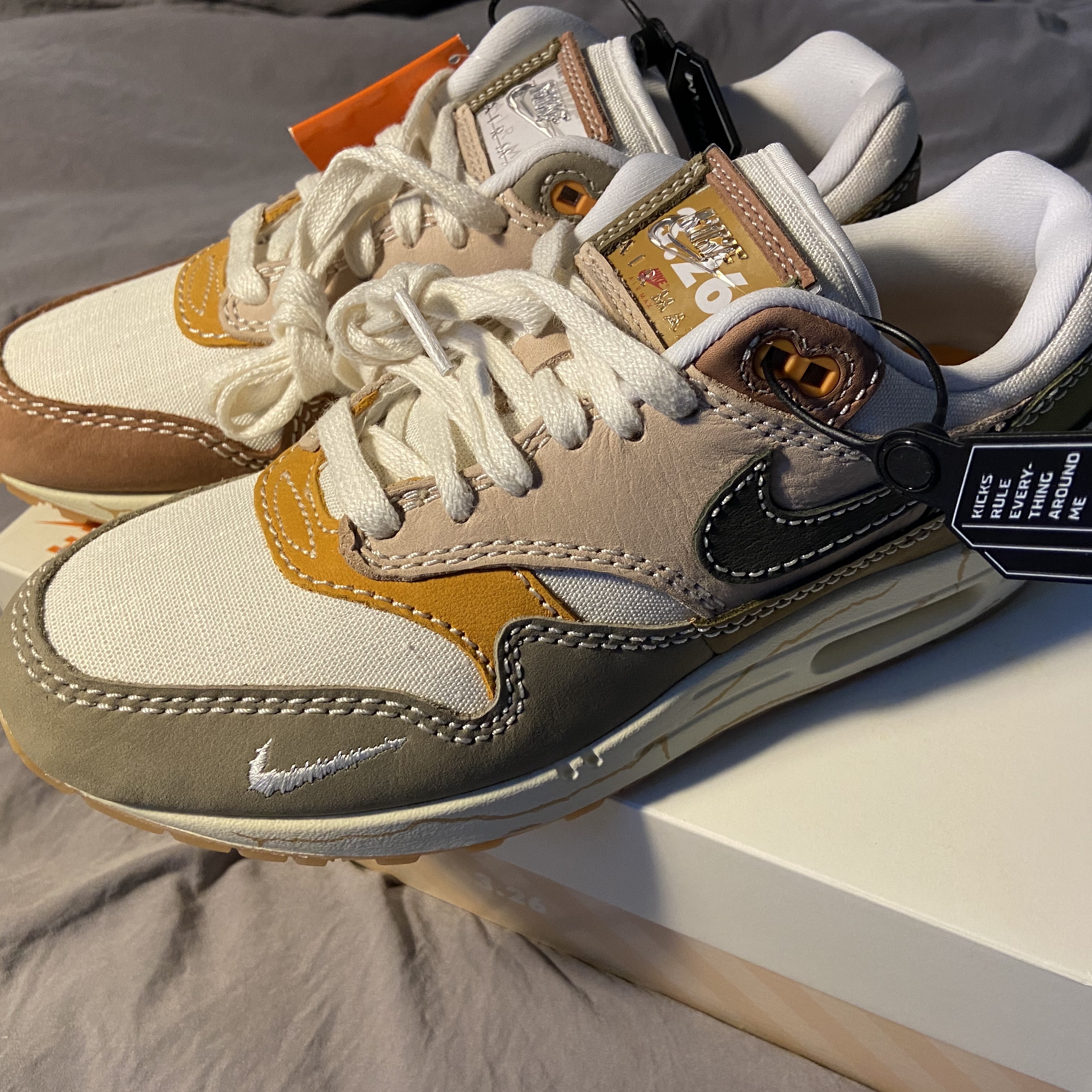 (W) Nike Air Max 1 Premium Wabisabi 착용 스타일