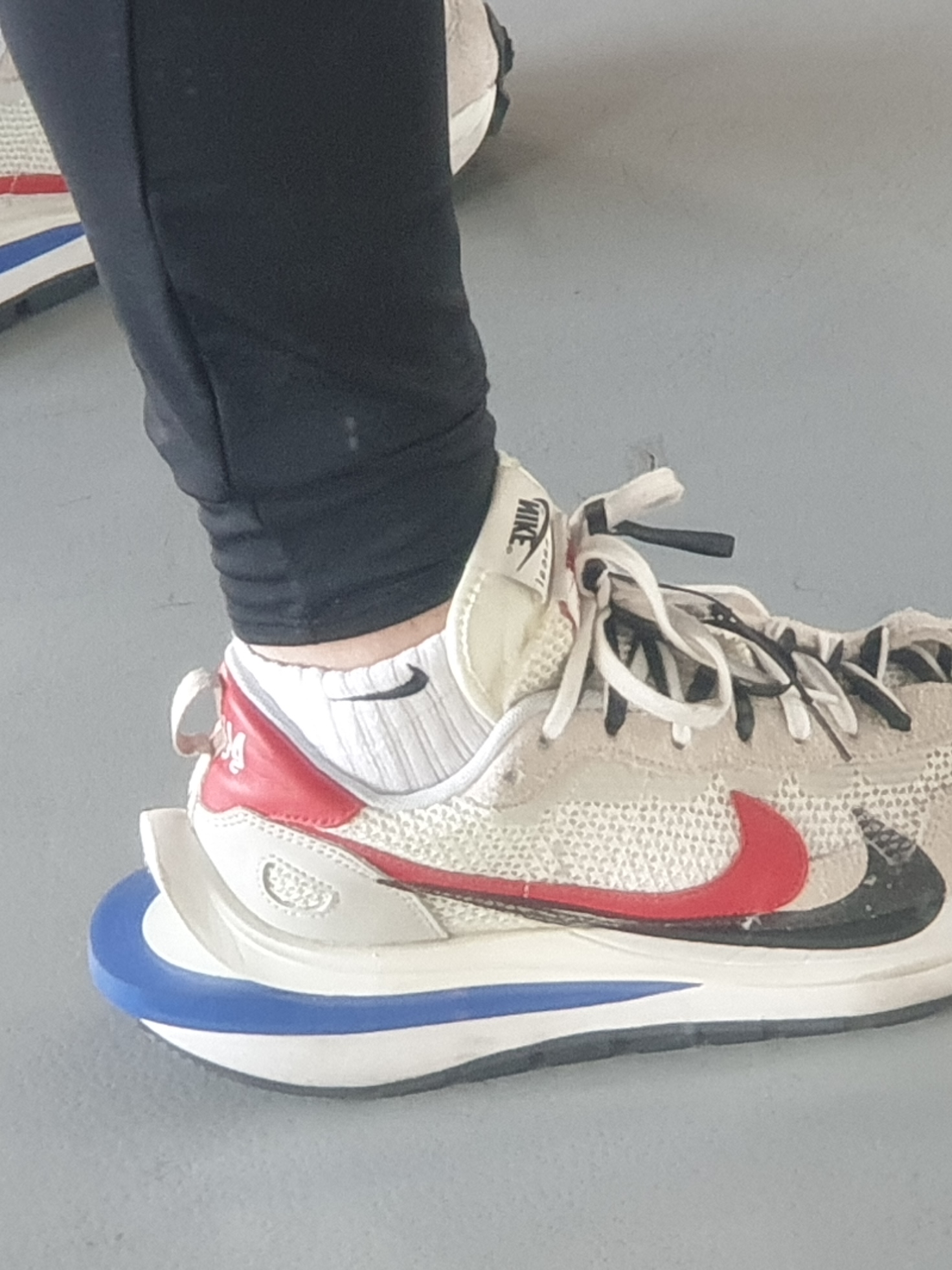 Nike x Sacai VaporWaffle Black White, Nike x Sacai VaporWaffle Royal Fuchsia 착용 스타일 - 3