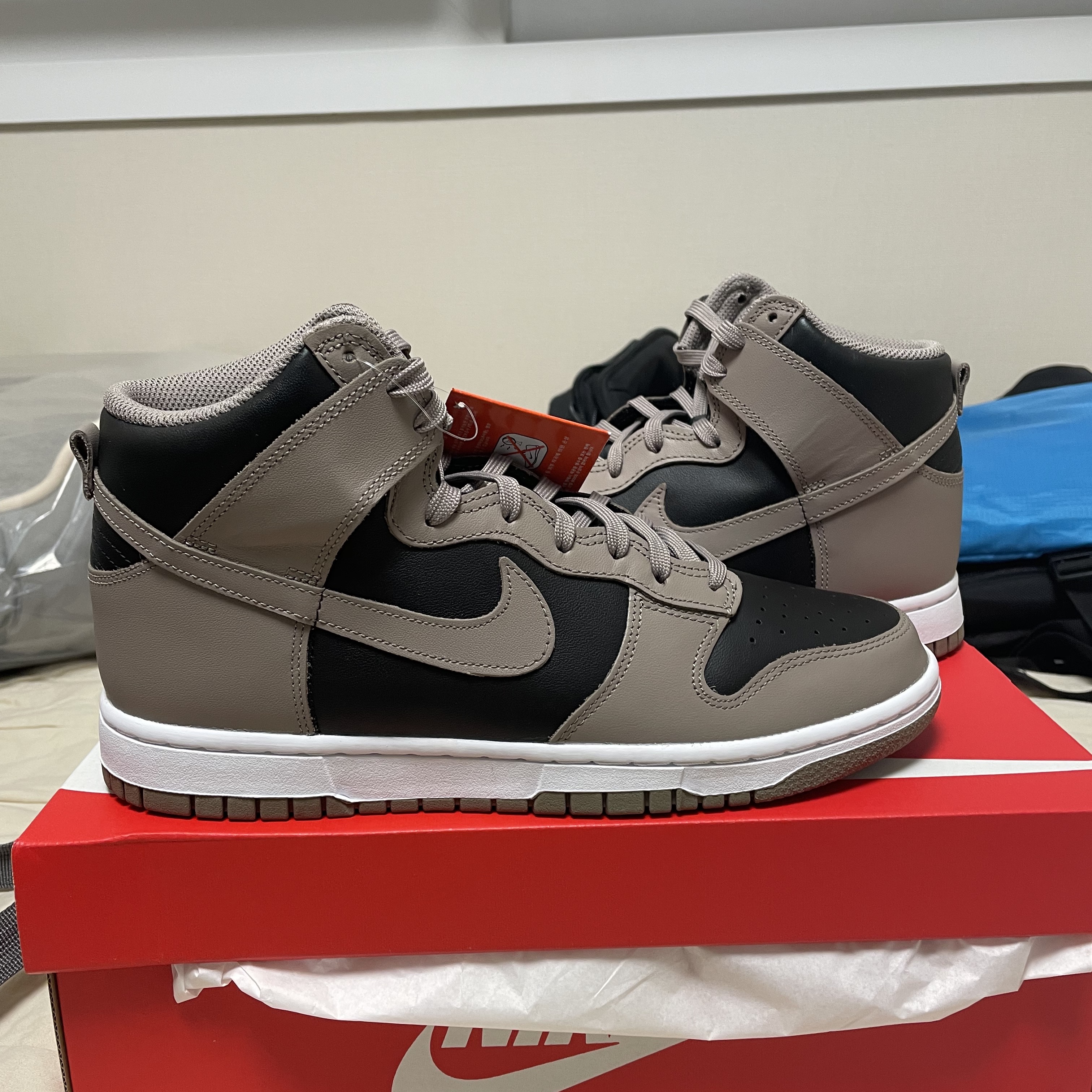 (W) Nike Dunk High Moon Fossil 착용 스타일 - 2