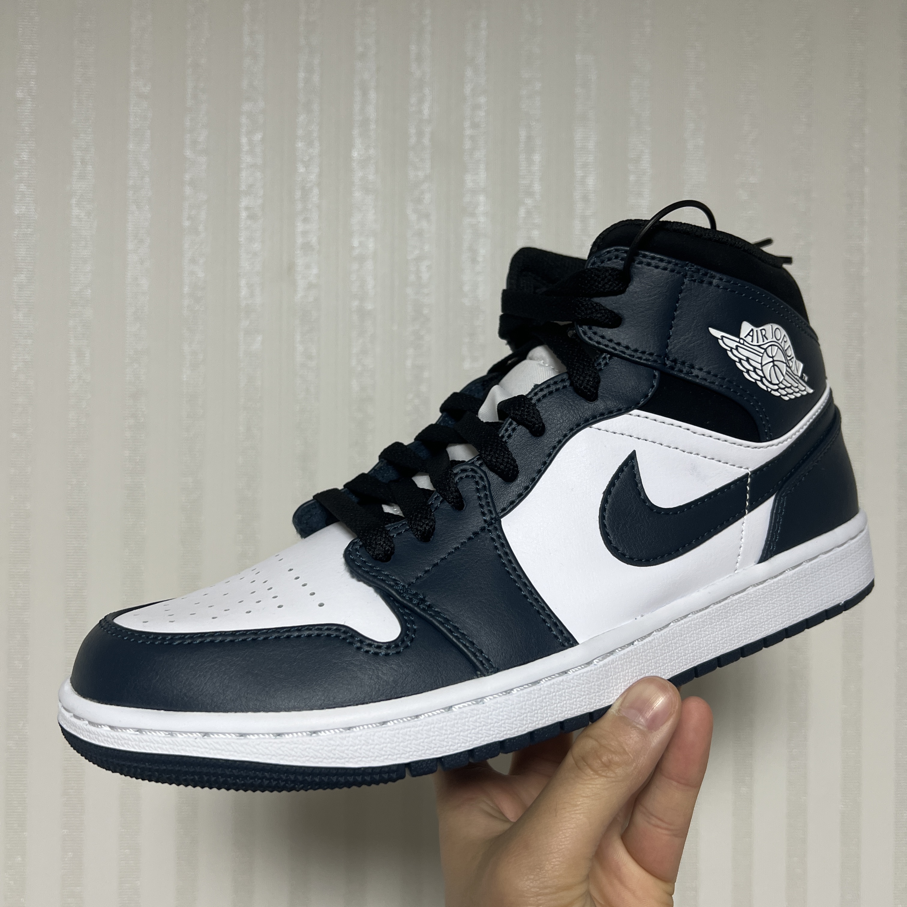 Jordan 1 Mid Dark Teal 착용 스타일 - 1