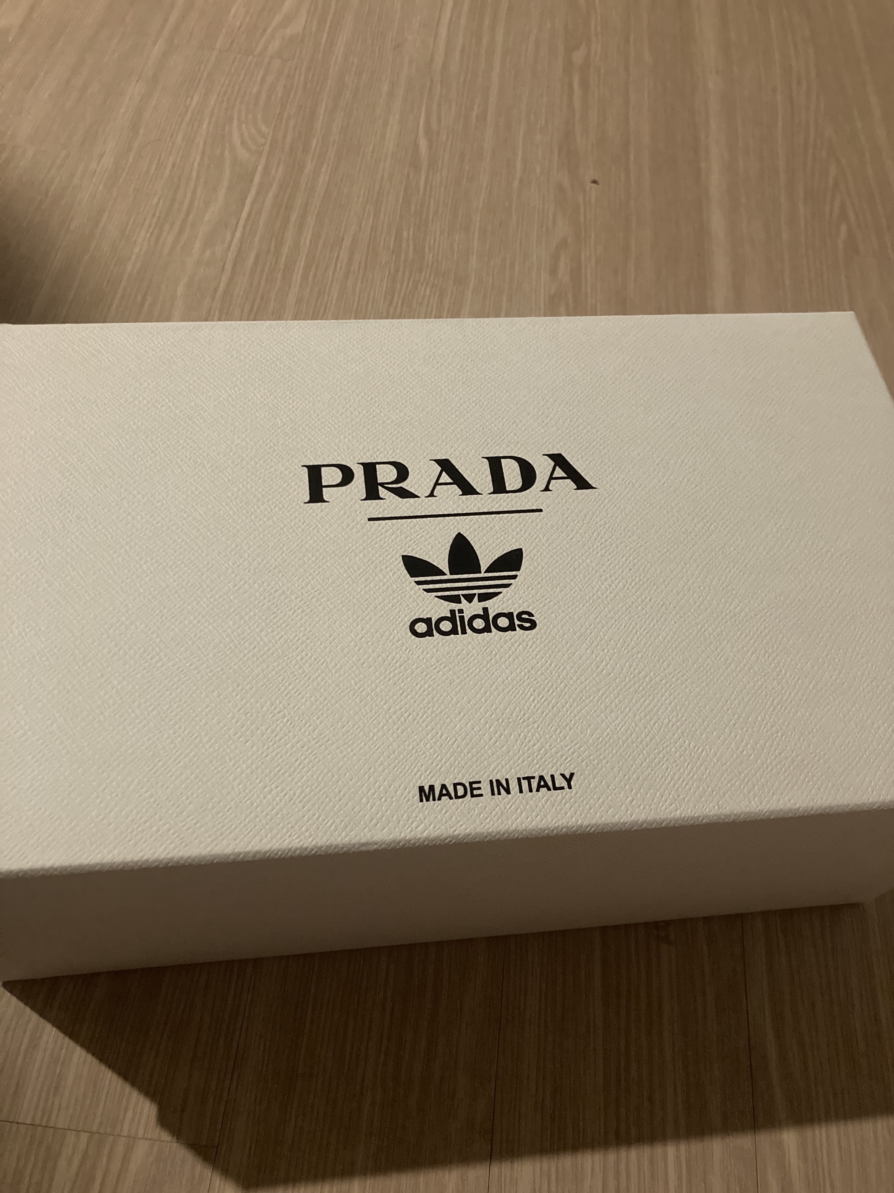 Adidas x Prada Superstar White Black 착용 스타일 - 2