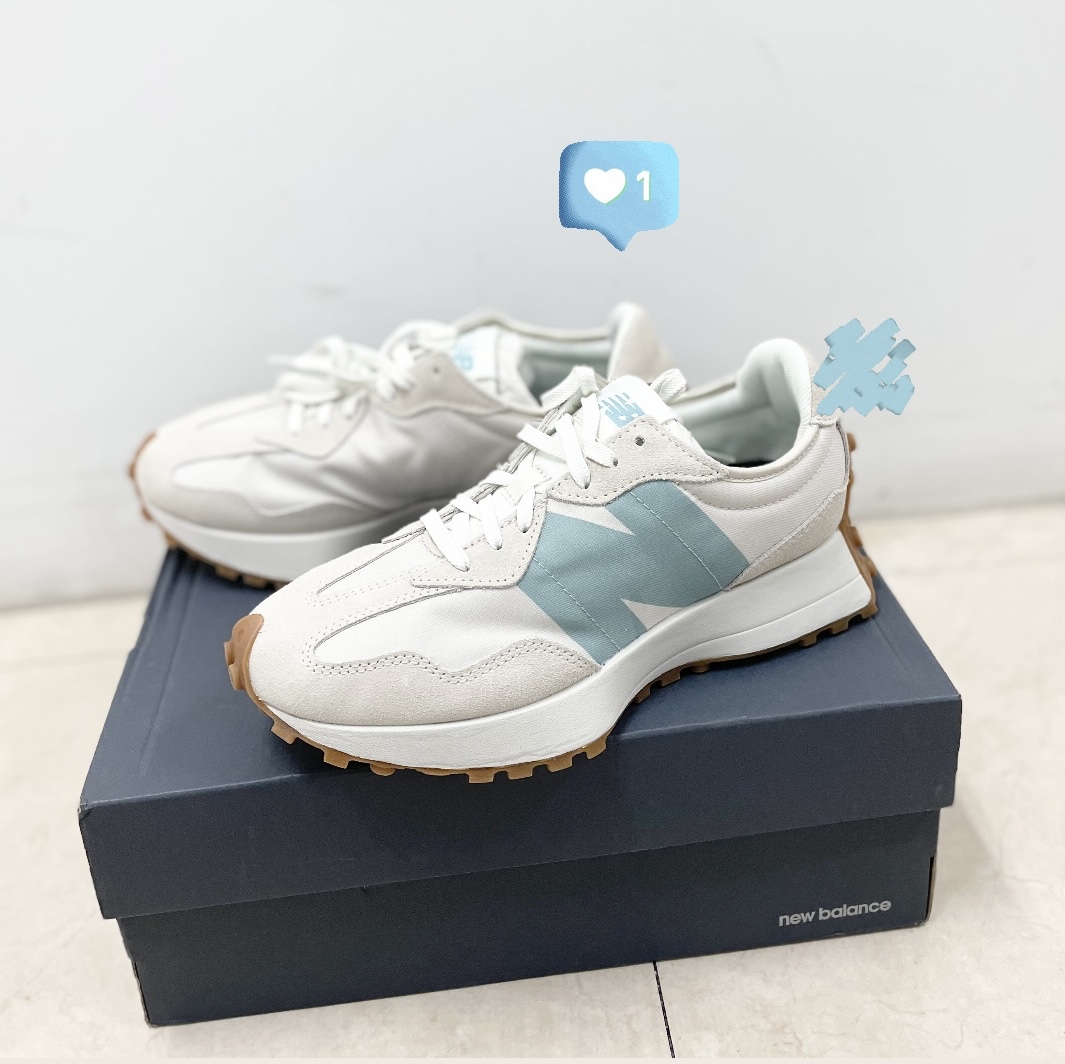 (W) New Balance 327 Moonbeam Storm Blue 착용 스타일