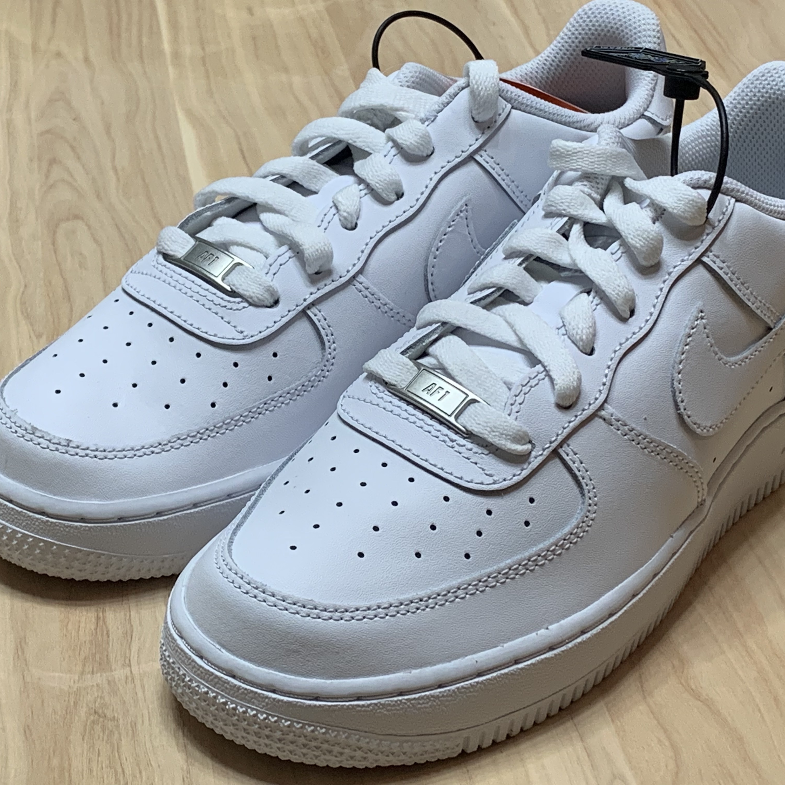 (GS) Nike Air Force 1 LE White 착용 스타일 - 3