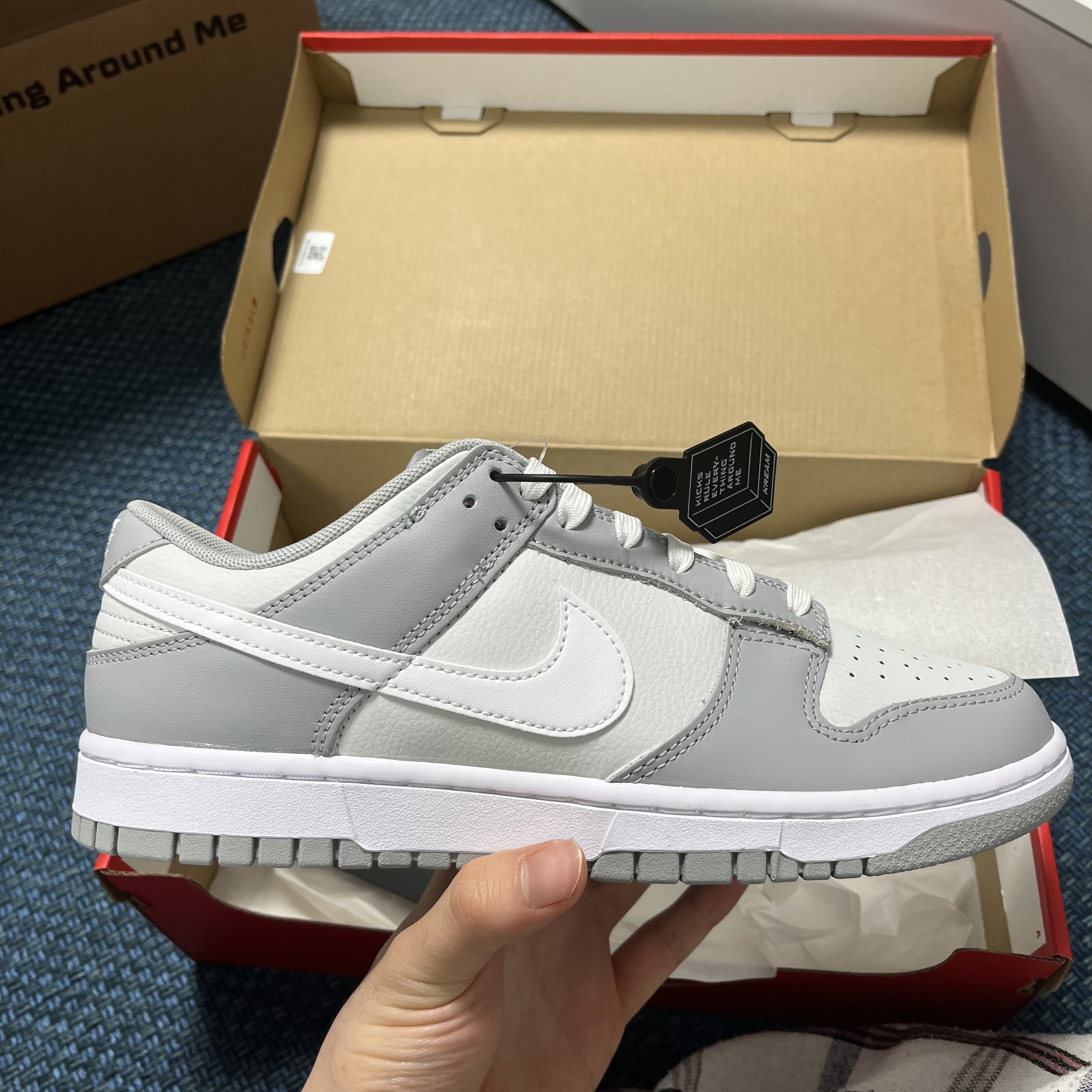 Nike Dunk Low Retro Wolf Grey 착용 스타일 - 2