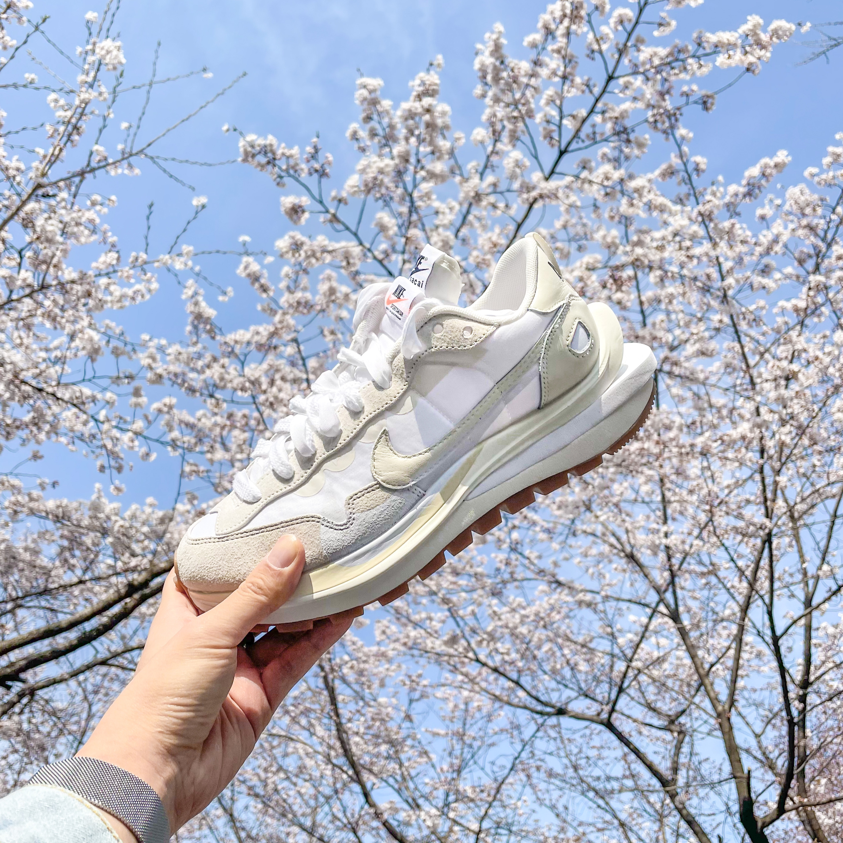 Nike x Sacai VaporWaffle White and Gum 착용 스타일