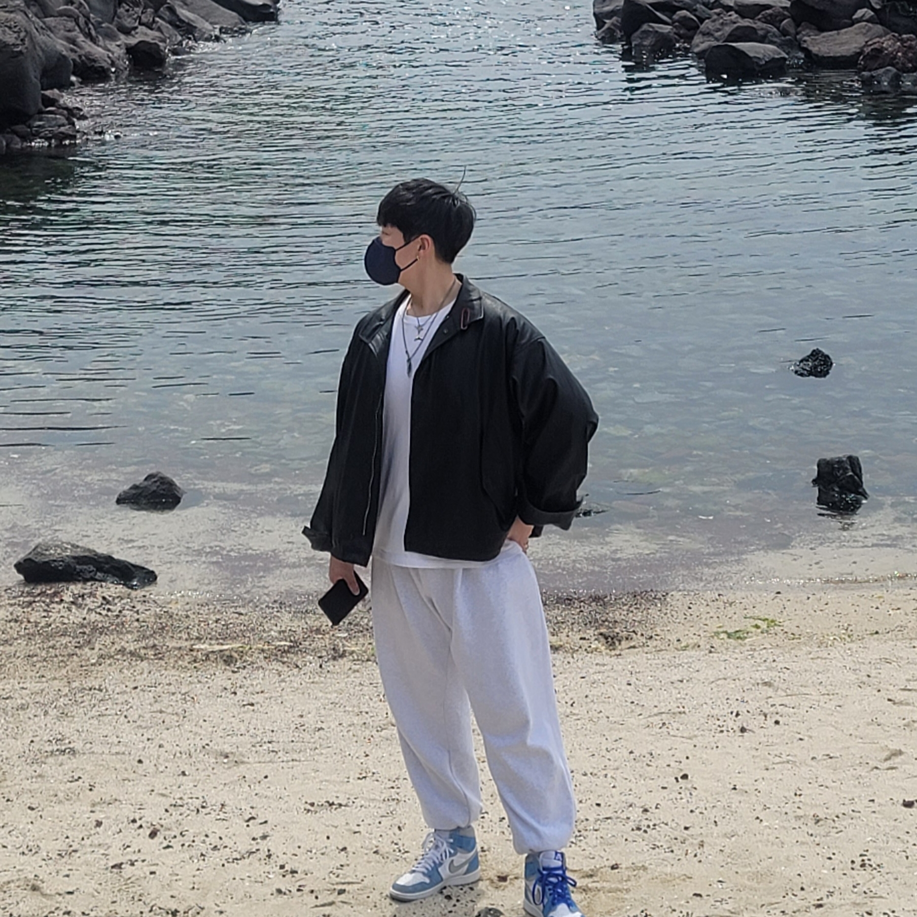 Jordan 1 Retro High OG Hyper Royal 착용 스타일