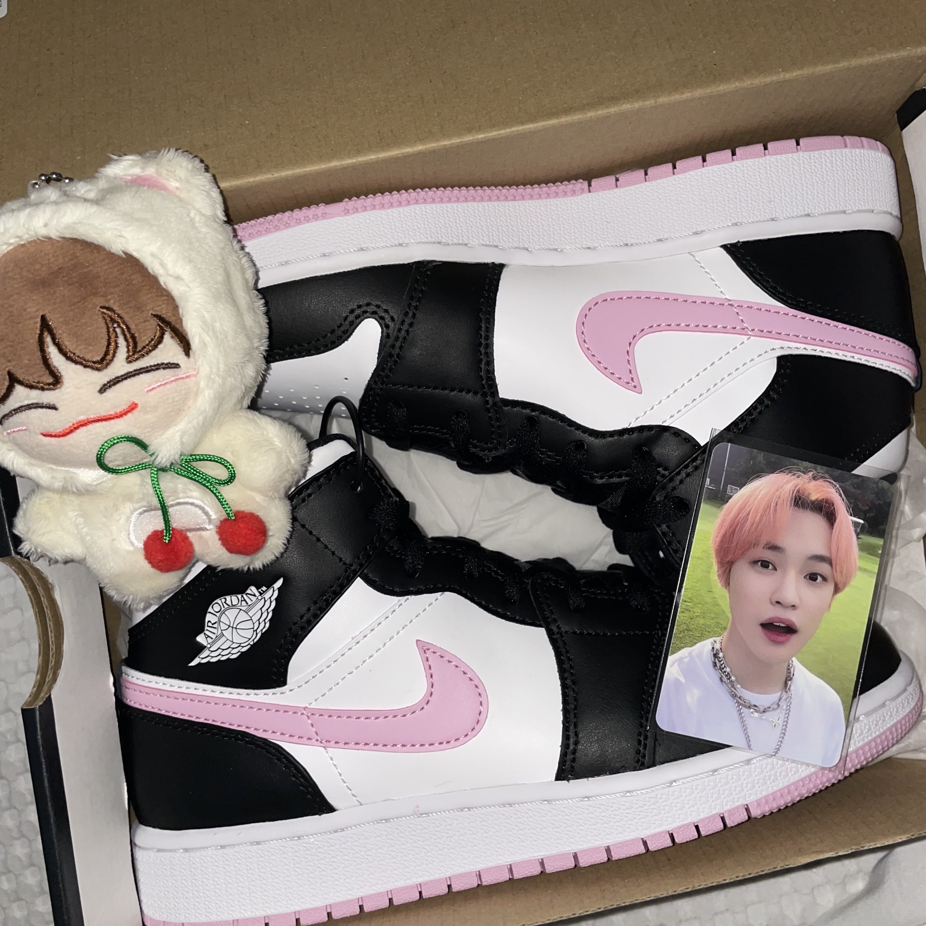 (GS) Jordan 1 Mid Light Arctic Pink 착용 스타일 - 1