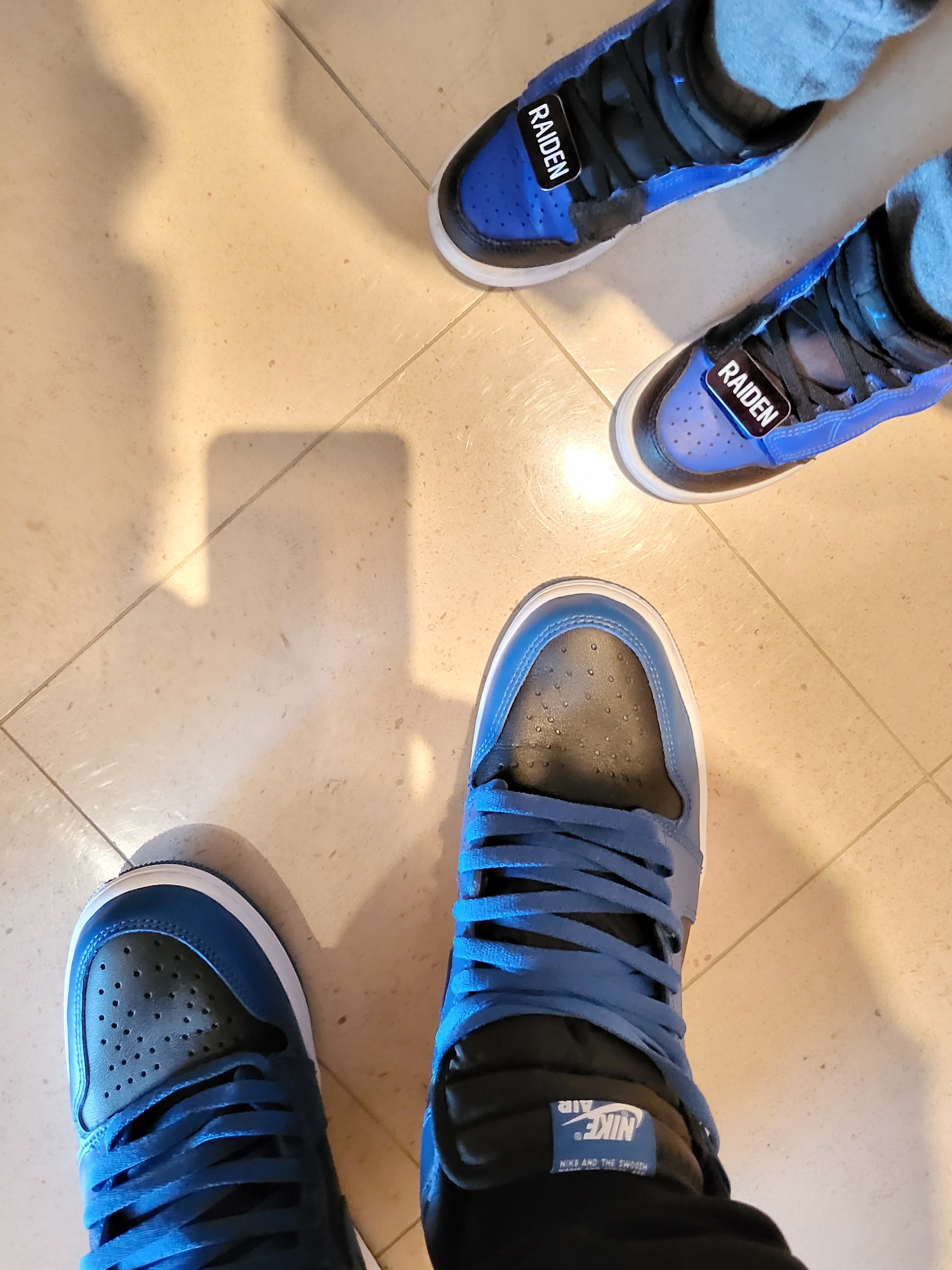 (PS) Jordan 1 Mid Alt Hyper Royal, Jordan 1 Retro High OG Dark Marina Blue 착용 스타일