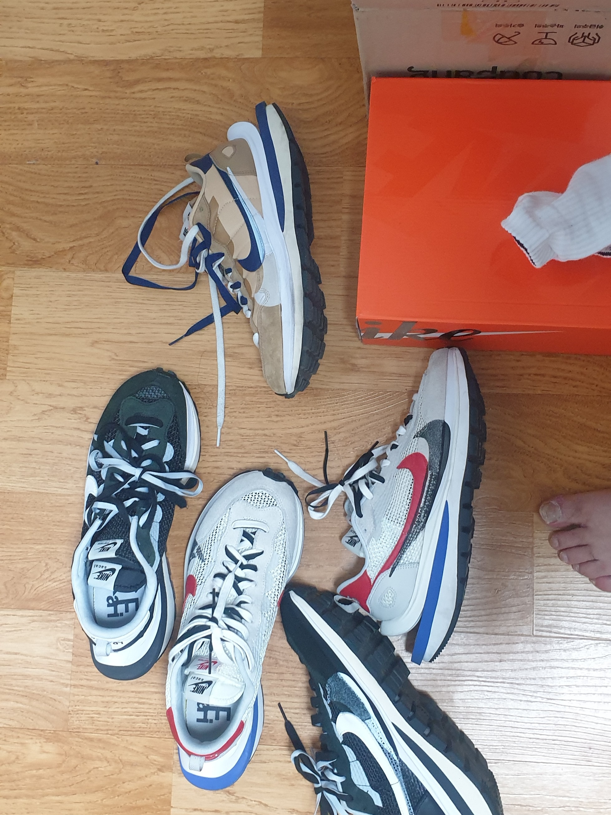 Nike x Sacai VaporWaffle Black White, Nike x Sacai VaporWaffle Royal Fuchsia 착용 스타일 - 1