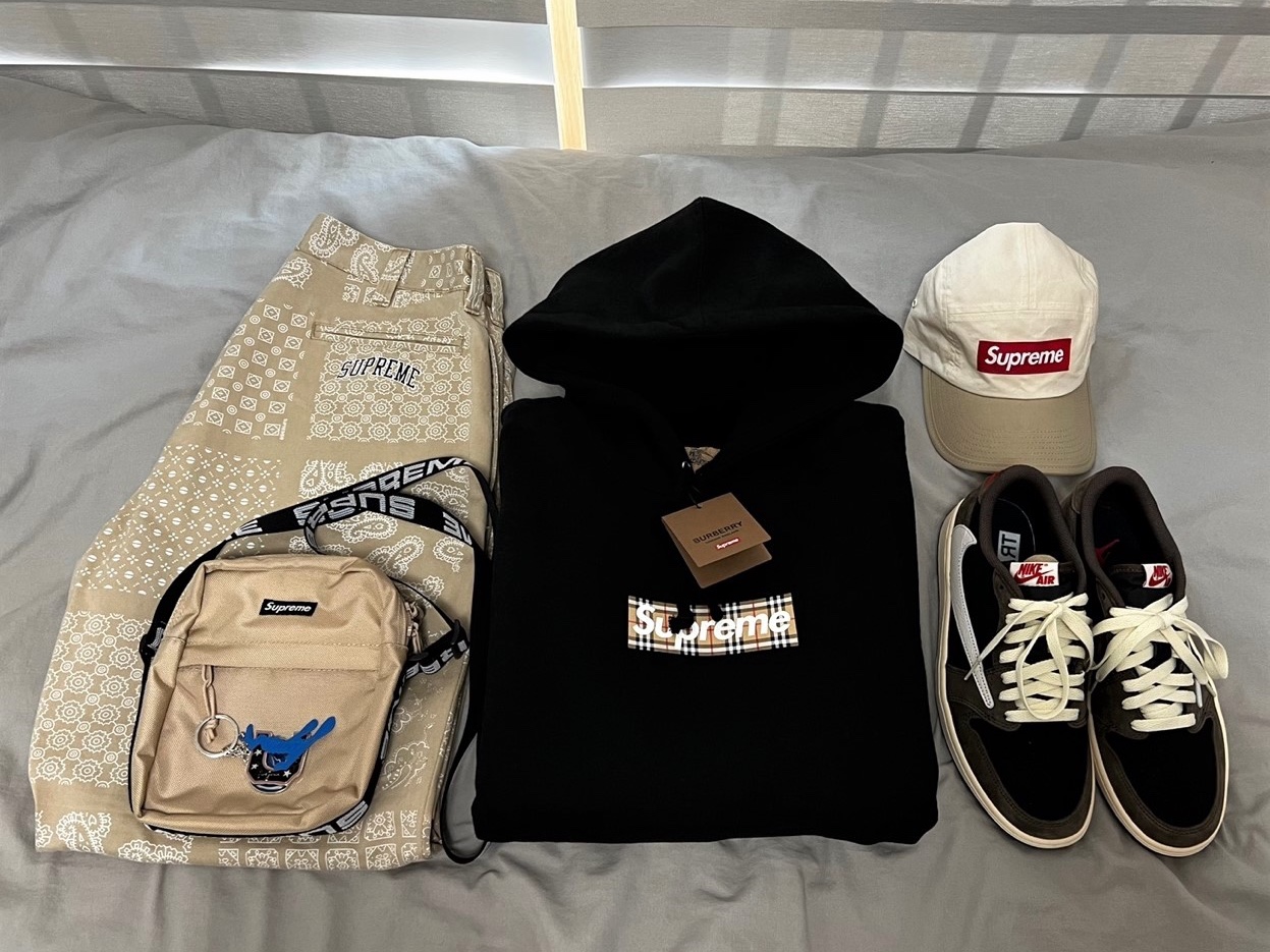 Supreme x Burberry Box Logo Hooded Sweatshirt Black - 22SS, Supreme Waxed Cotton Camp Cap Natural - 21FW 착용 스타일