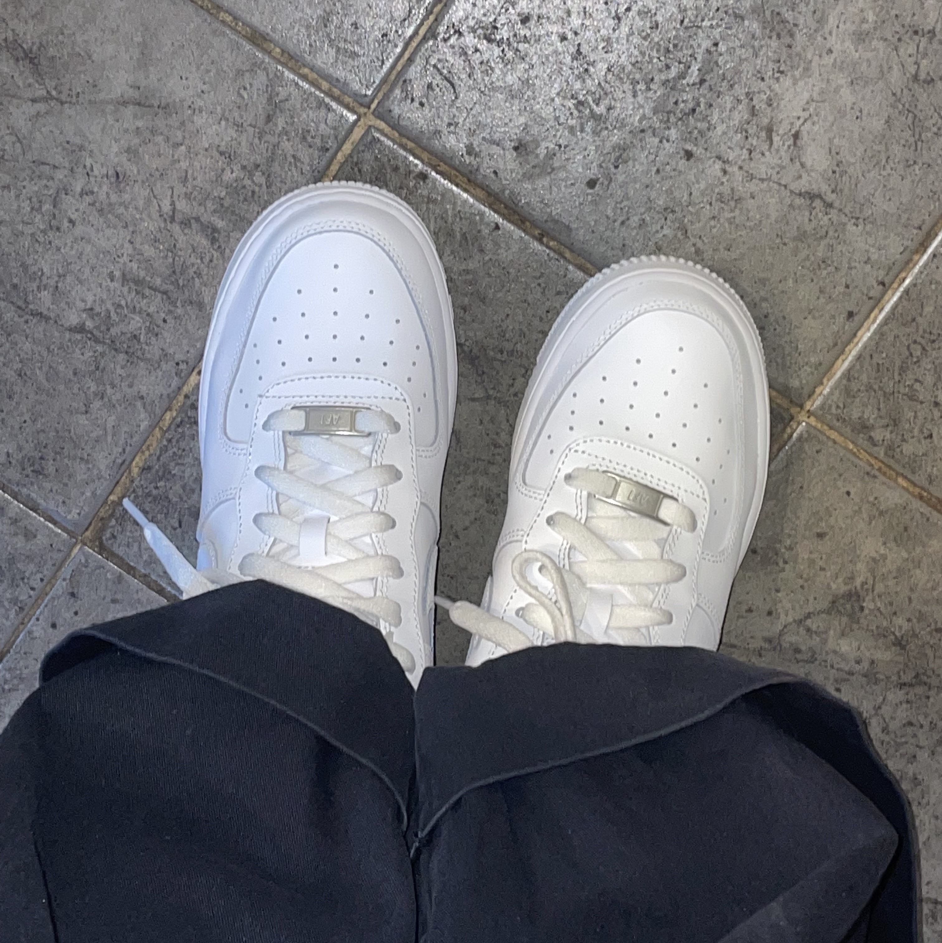 (GS) Nike Air Force 1 LE White 착용 스타일