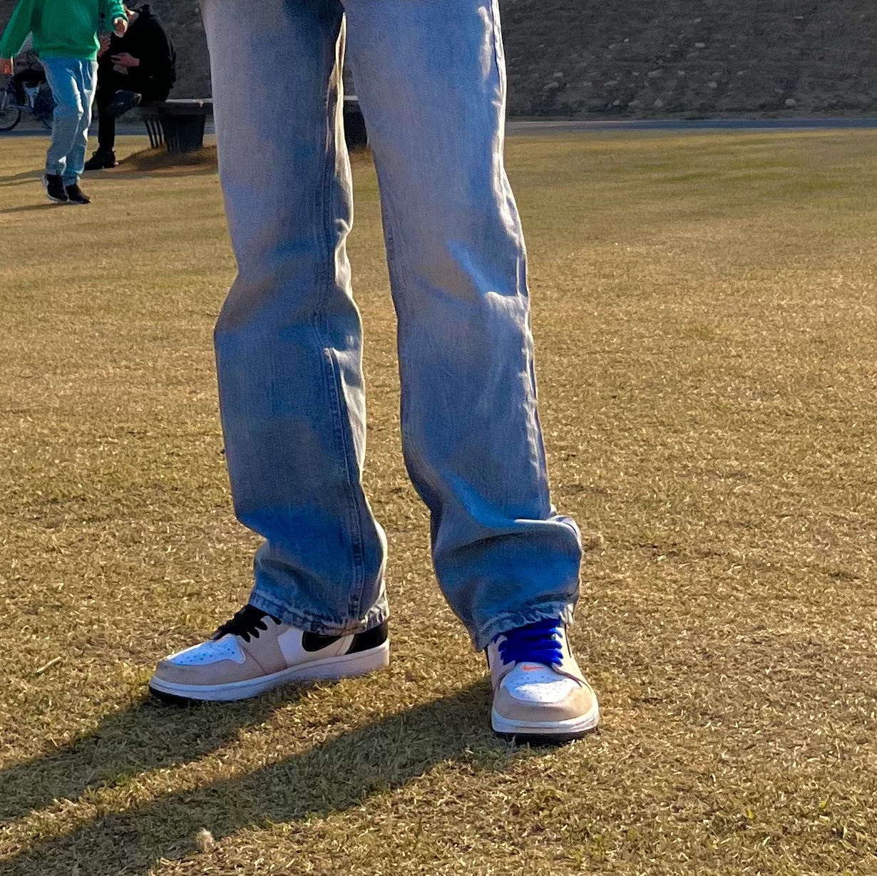 Jordan 1 Retro High OG Prototype, Nike Waffle Trainer 2 Thunder Blue 착용 스타일 - 2
