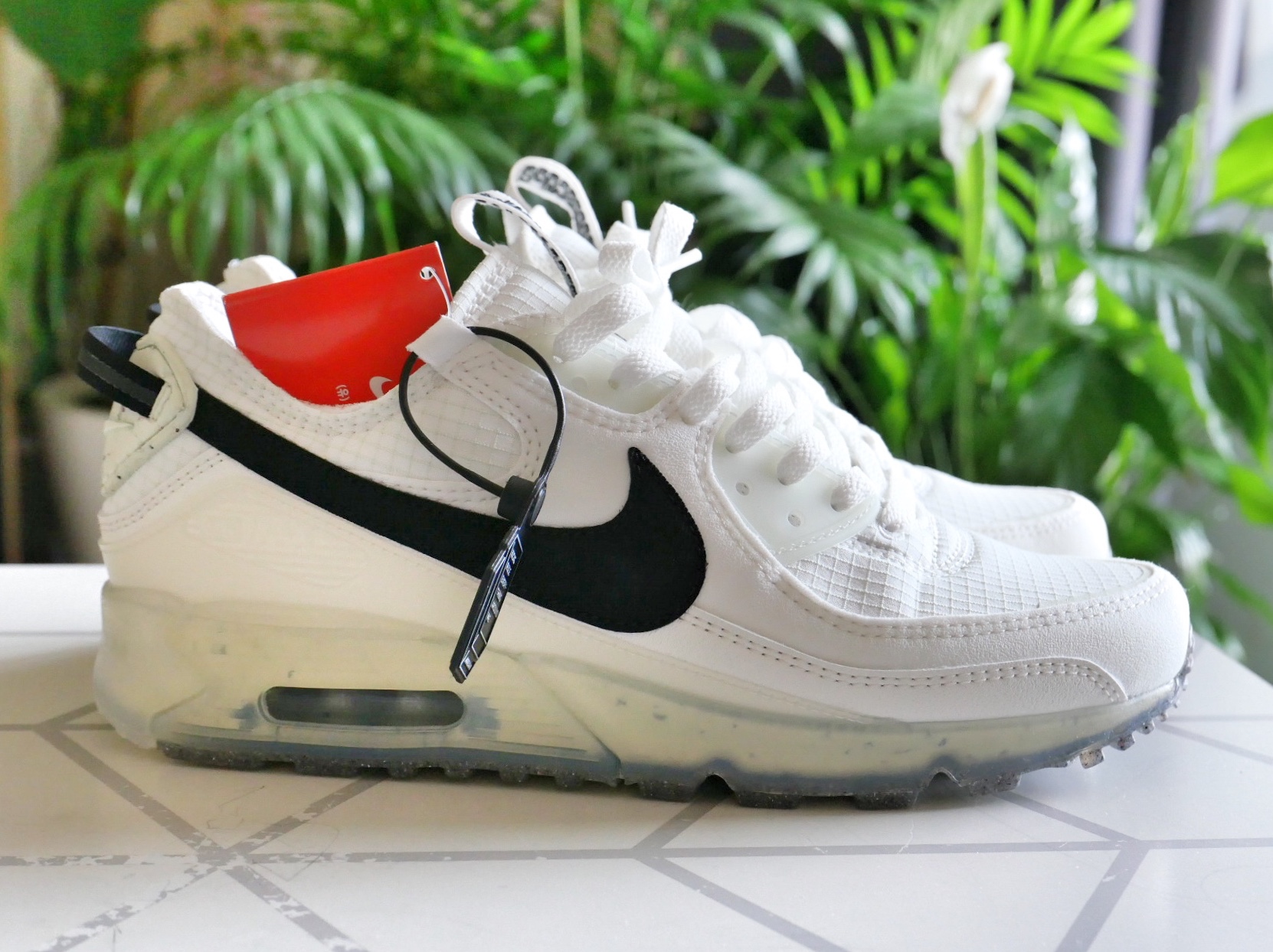 Nike Air Max Terrascape 90 Sail and Sea Glass 착용 스타일