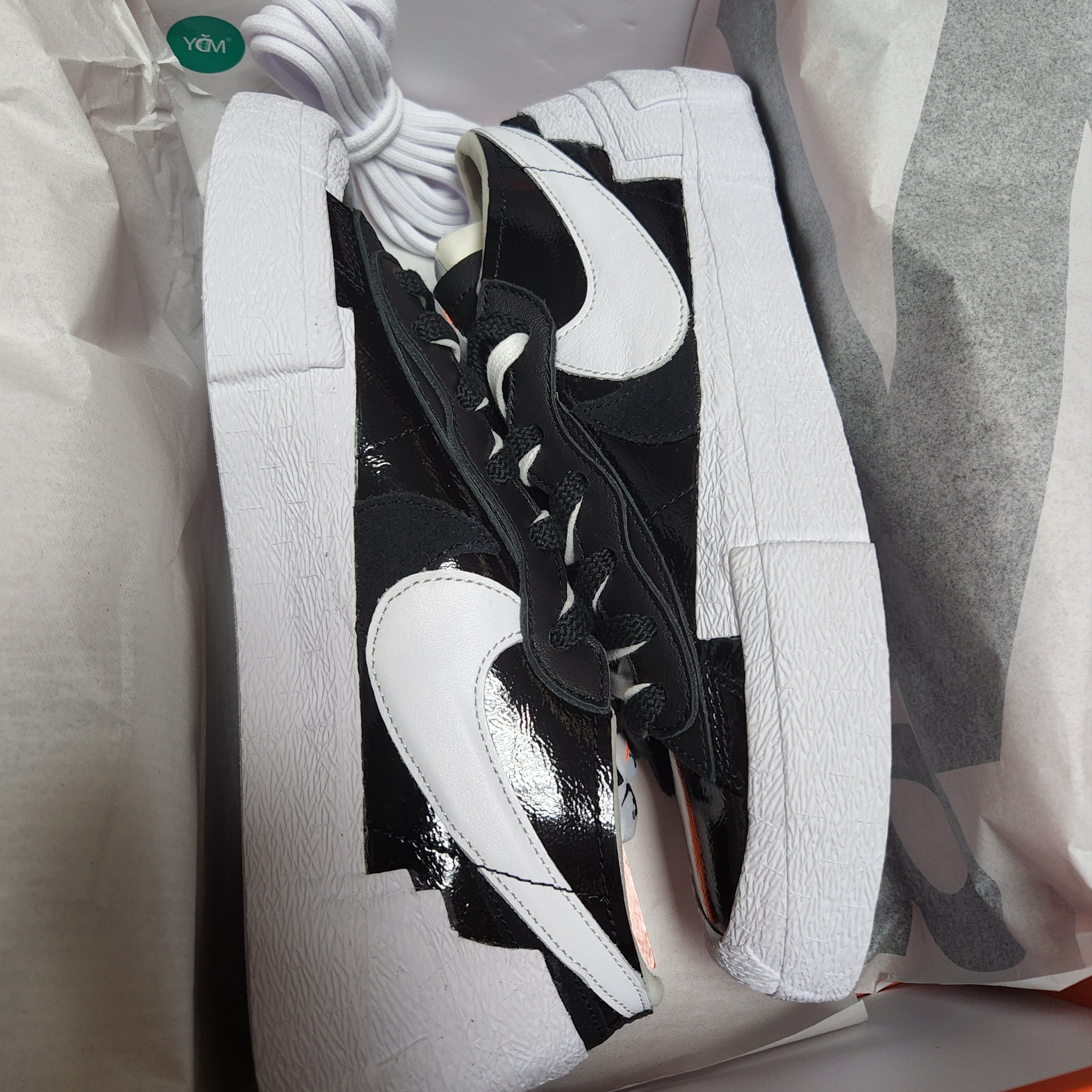 Nike x Sacai Blazer Low Black Patent Leather 착용 스타일