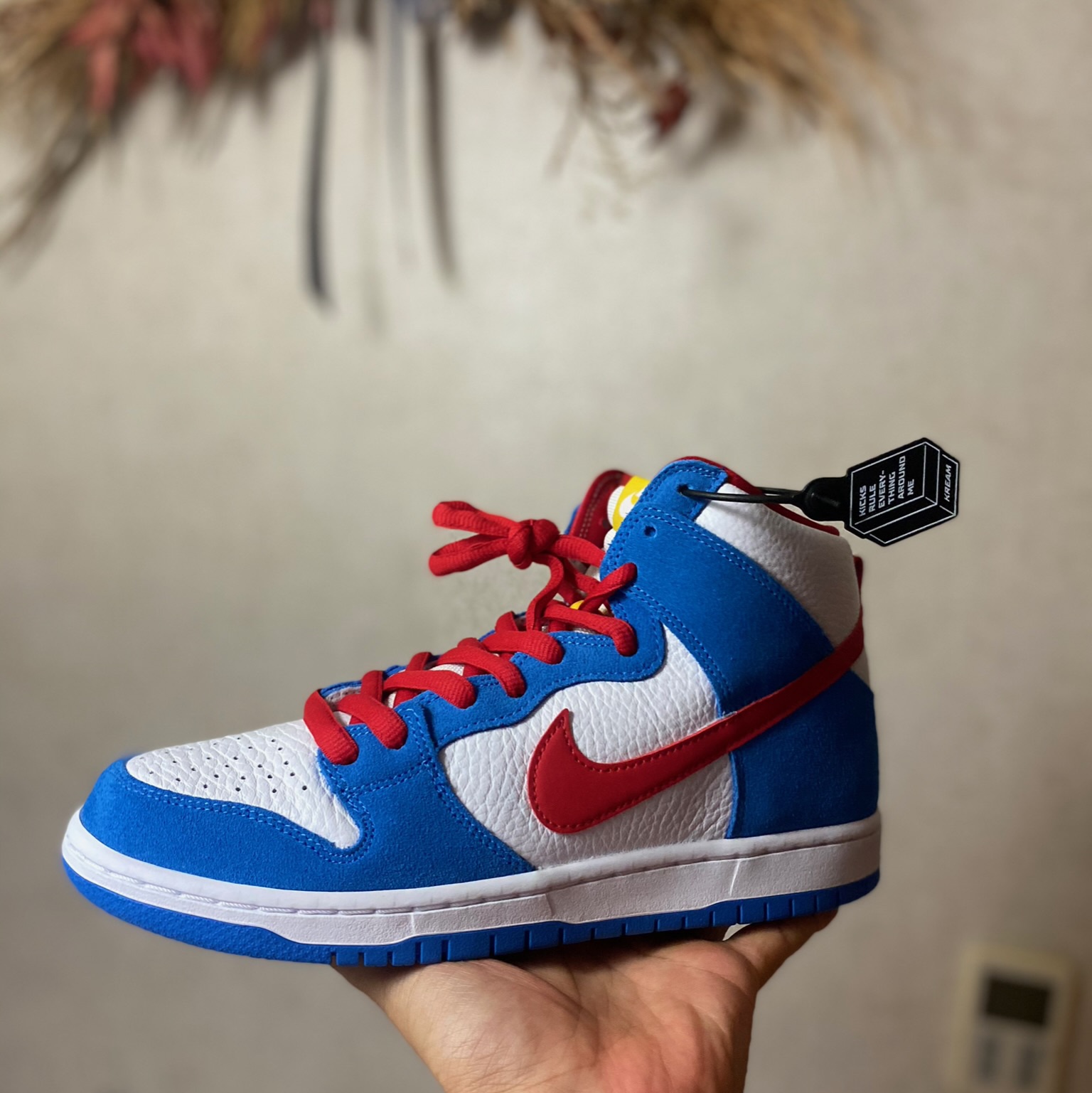 Nike SB Dunk High Pro Doraemon 착용 스타일