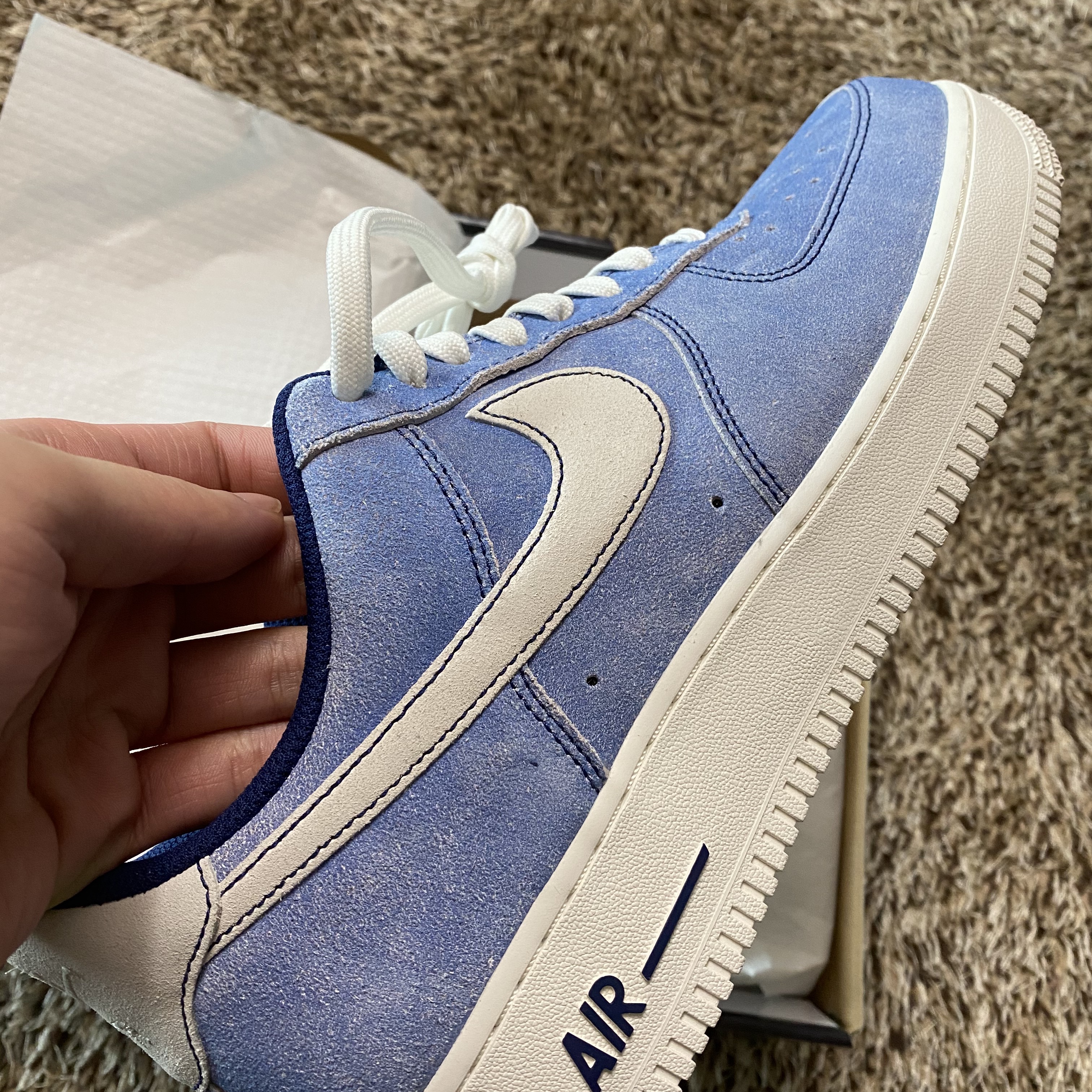 Nike Air Force 1 '07 LV8 Dusty Blue 착용 스타일 - 1