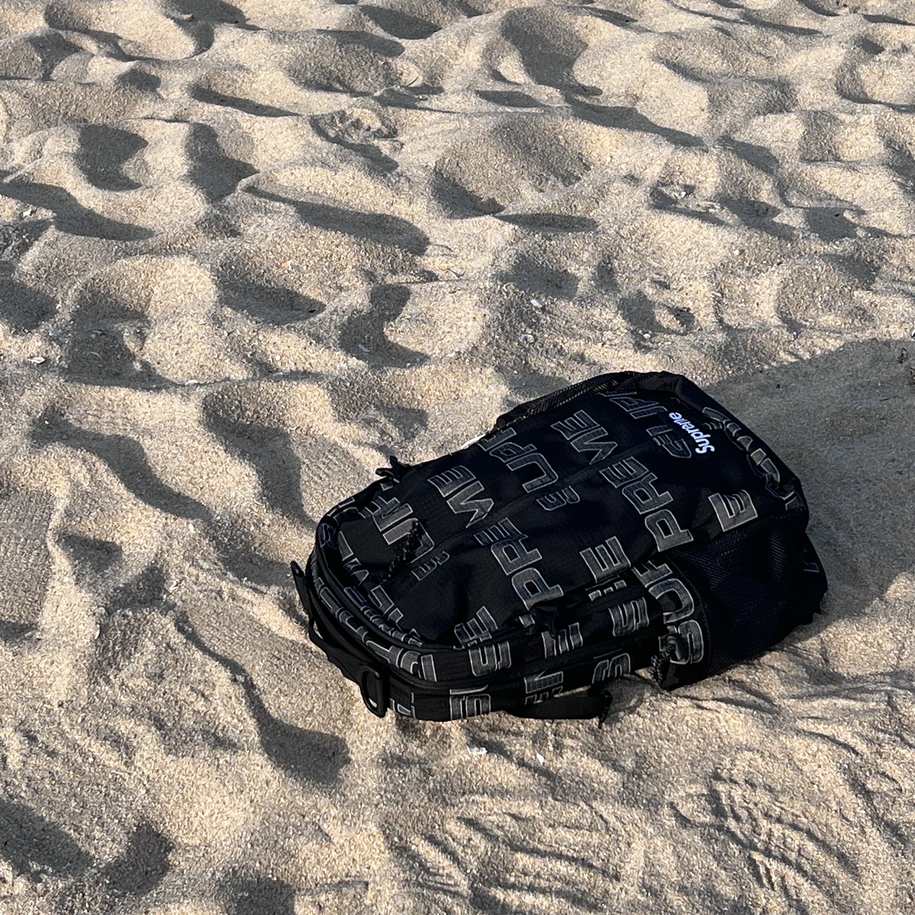 Supreme Backpack Black - 21FW 착용 스타일