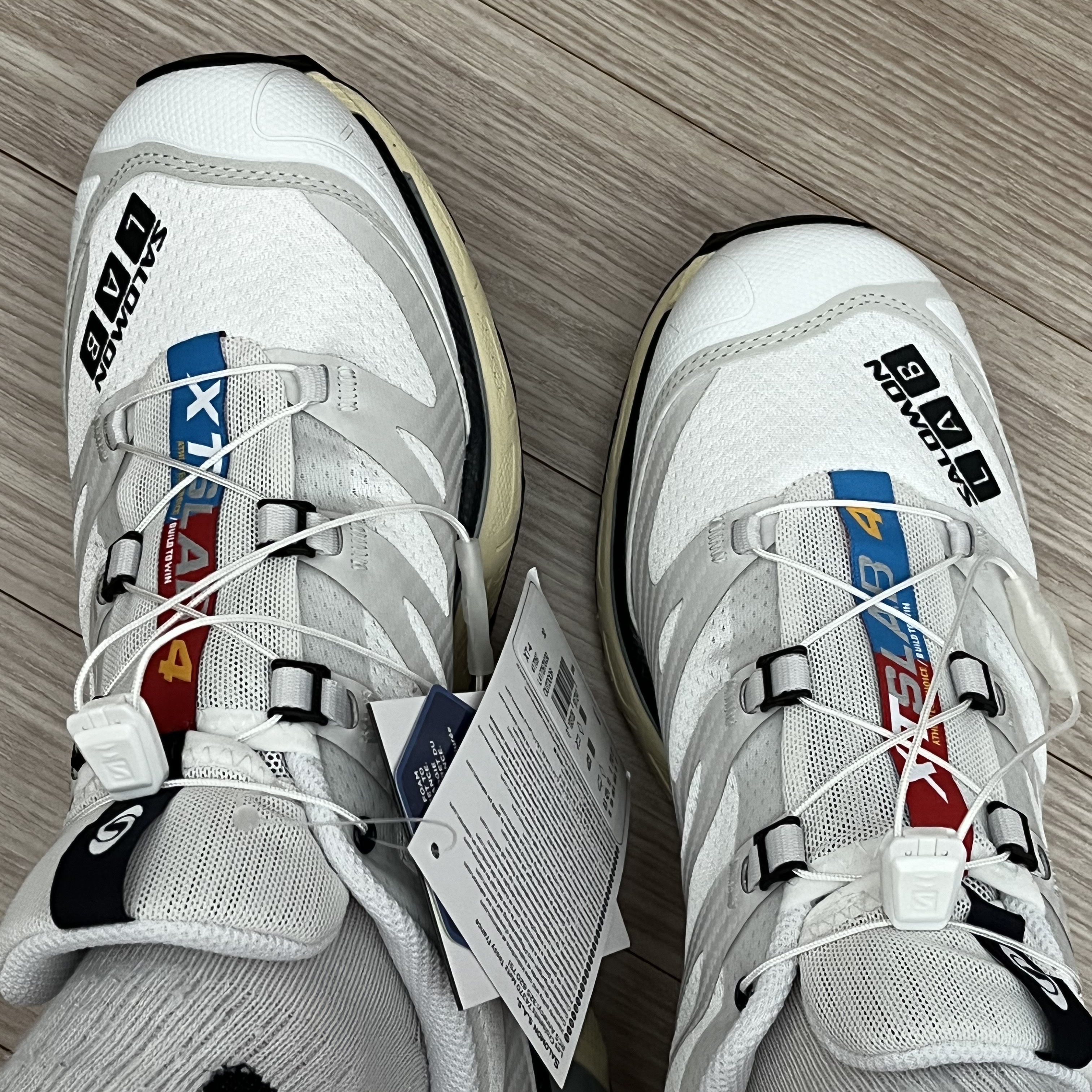 Salomon XT-4 White Lunar Rock 착용 스타일