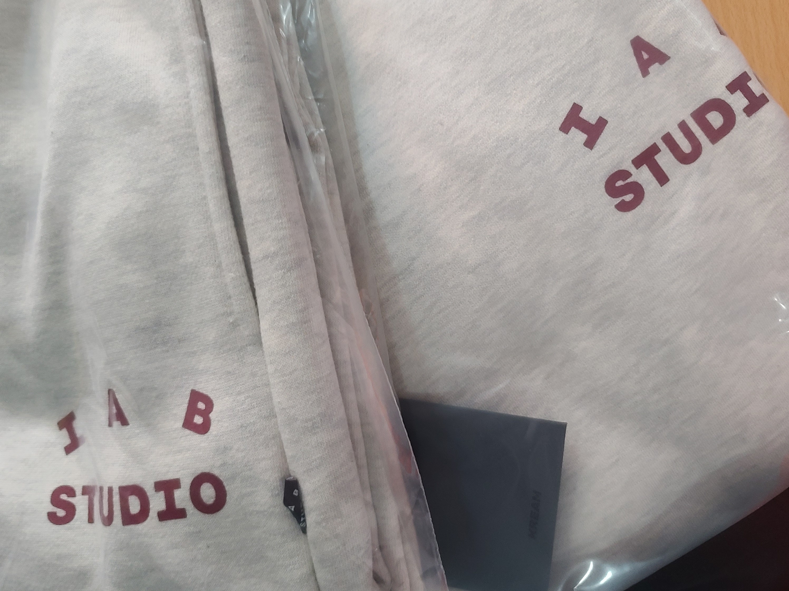 Essentials Pull-Over Hoodie Cream - 21SS 착용 스타일 - 3