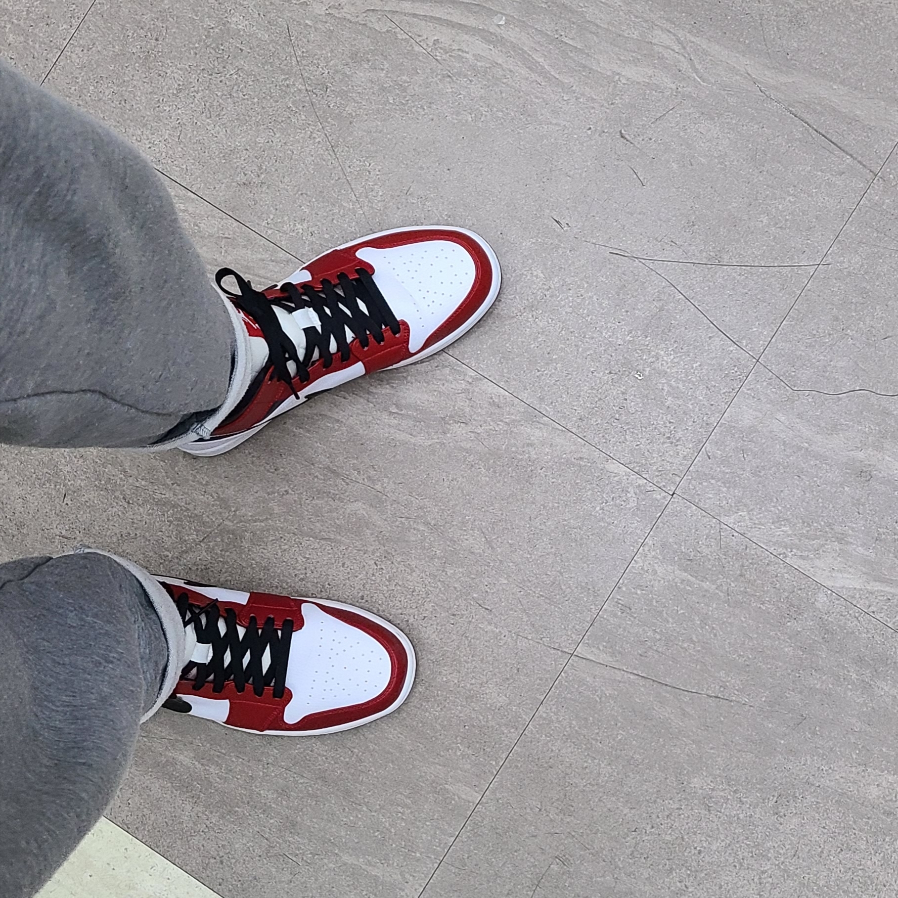 Jordan 1 Mid Chicago 2020 착용 스타일
