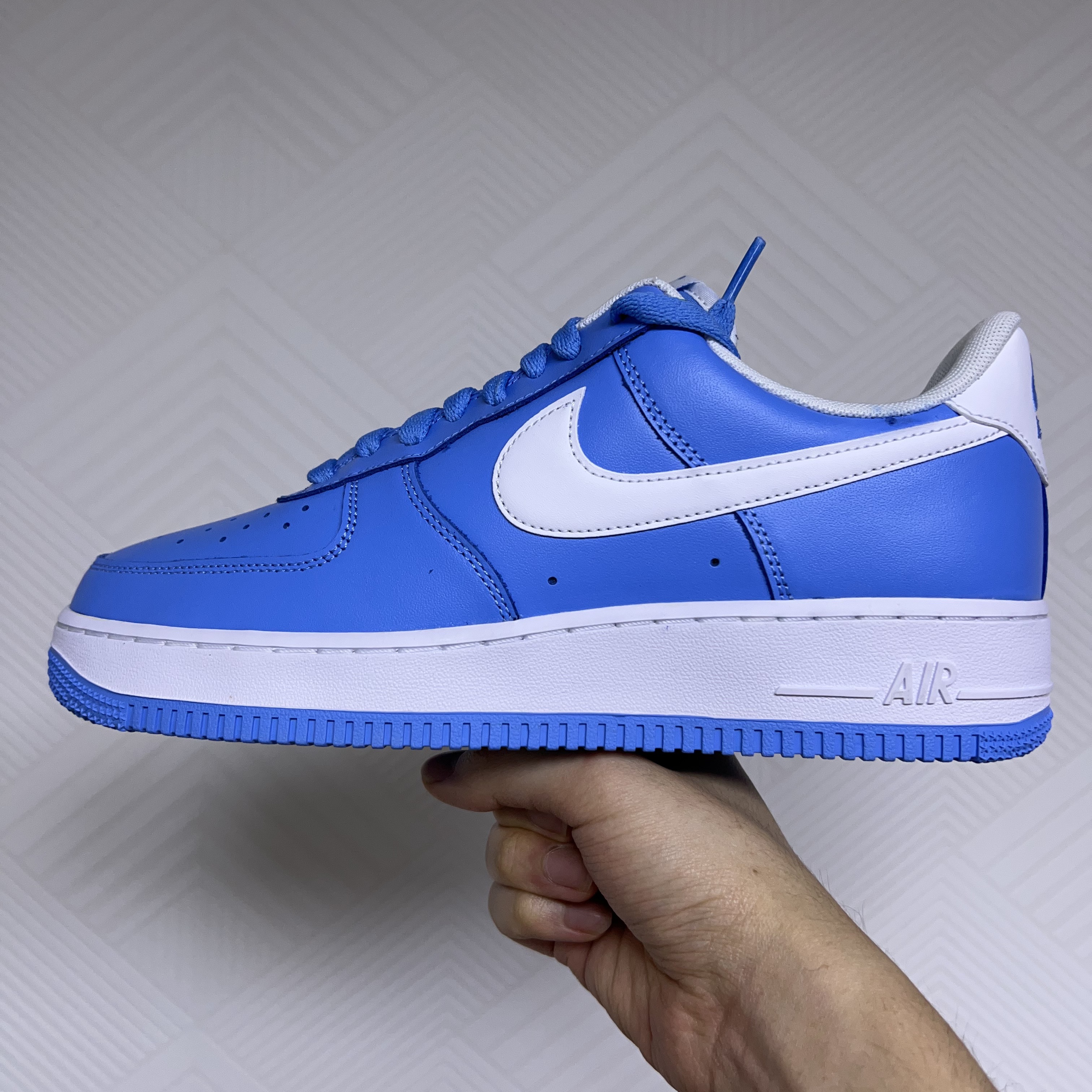 Nike Air Force 1 '07 Low University Blue 착용 스타일 - 1
