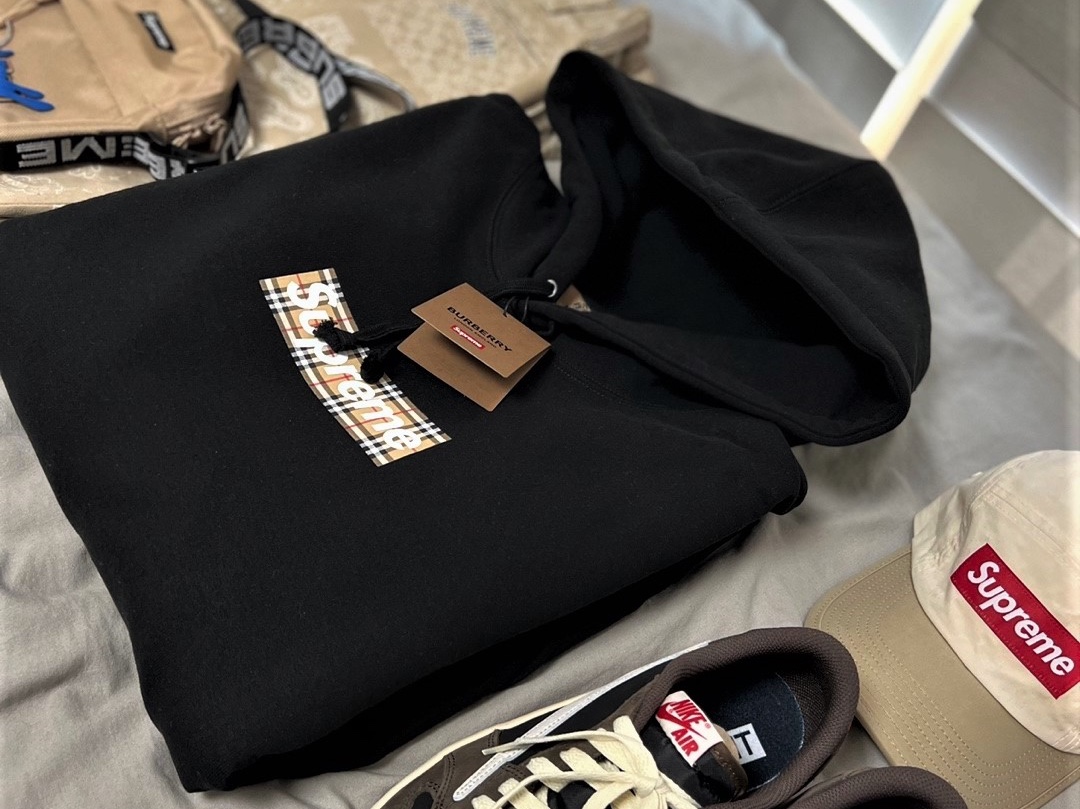 Supreme x Burberry Box Logo Hooded Sweatshirt Black - 22SS 착용 스타일