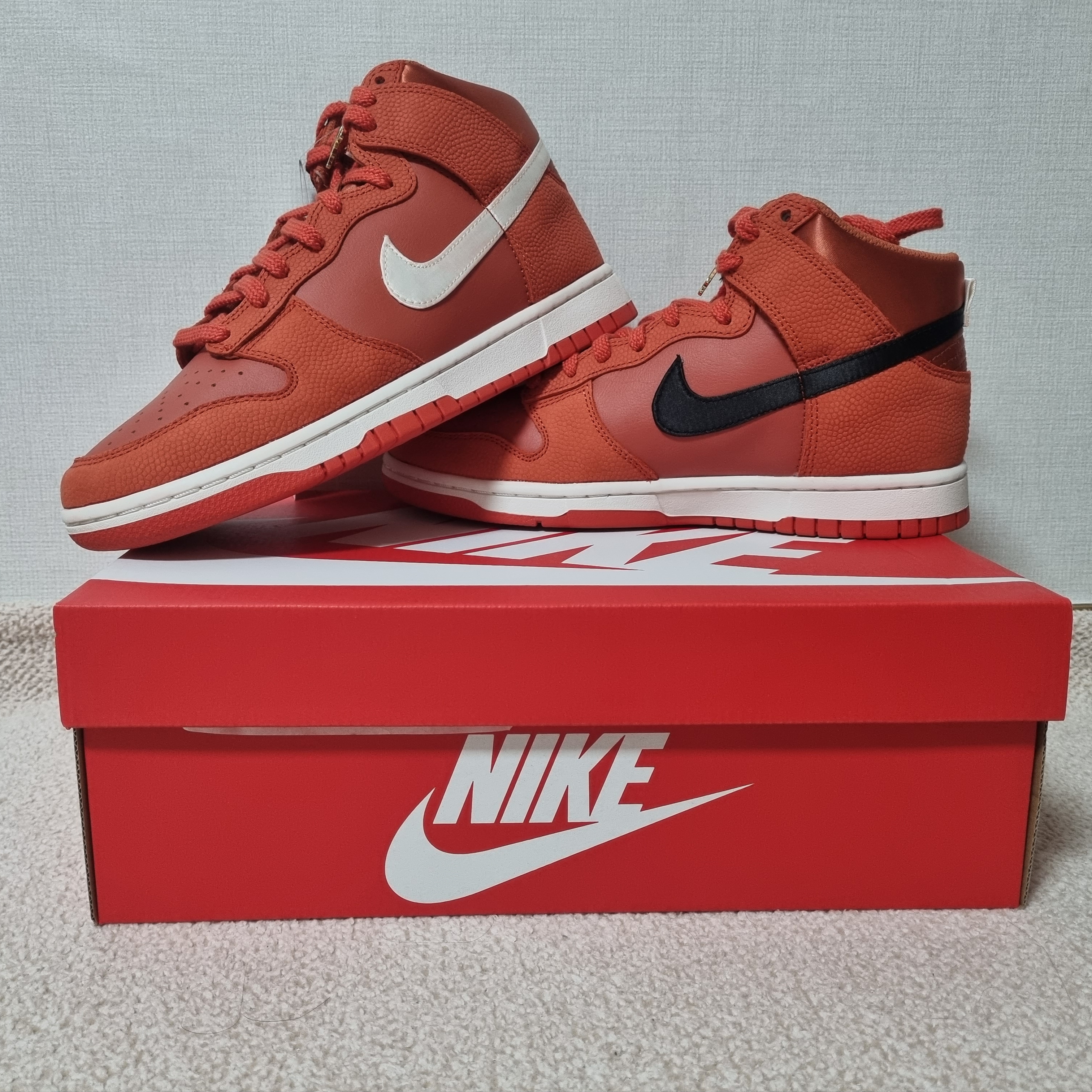 Nike Dunk High Retro PRM EMB One Game 착용 스타일
