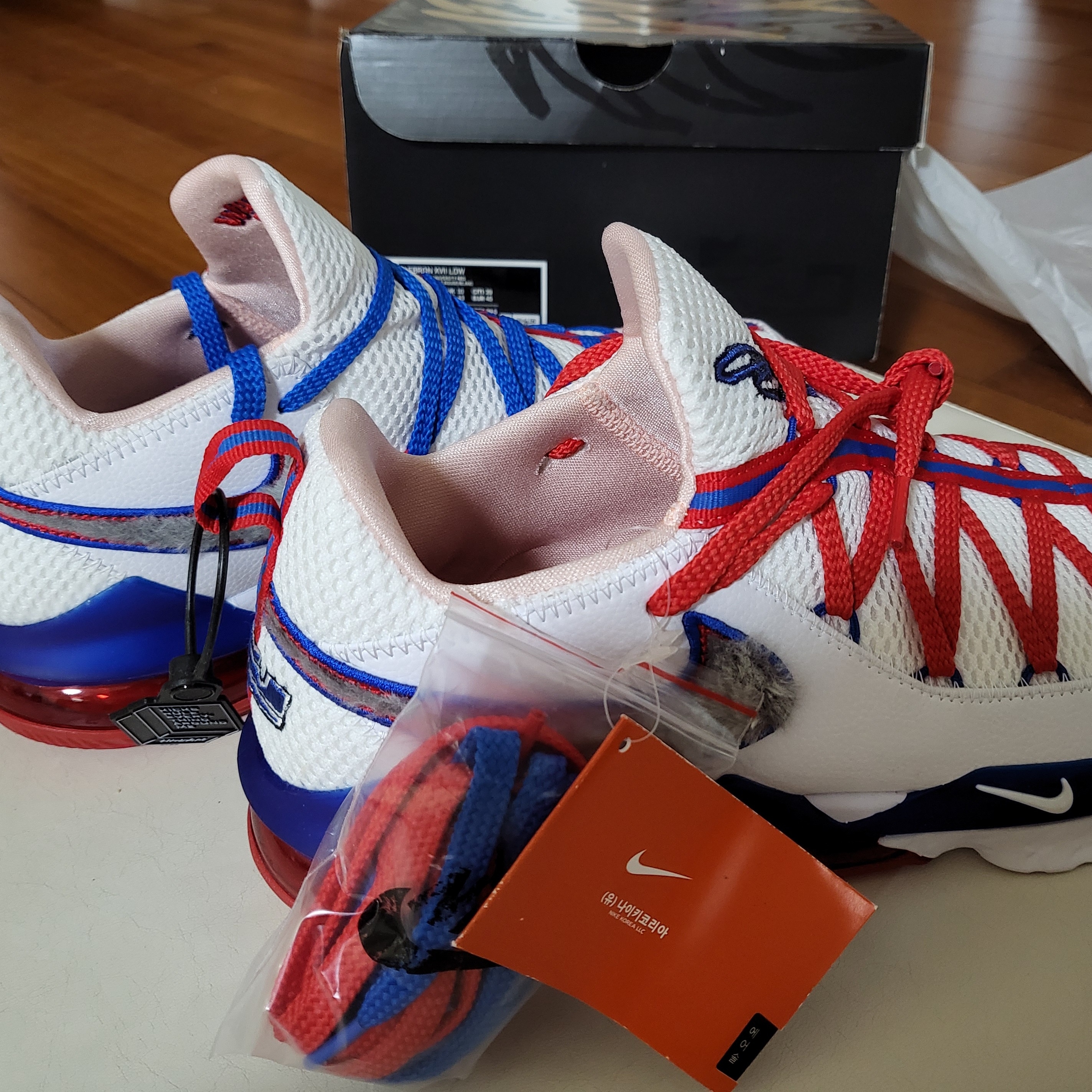 Nike LeBron 17 Low Tune Squad 착용 스타일
