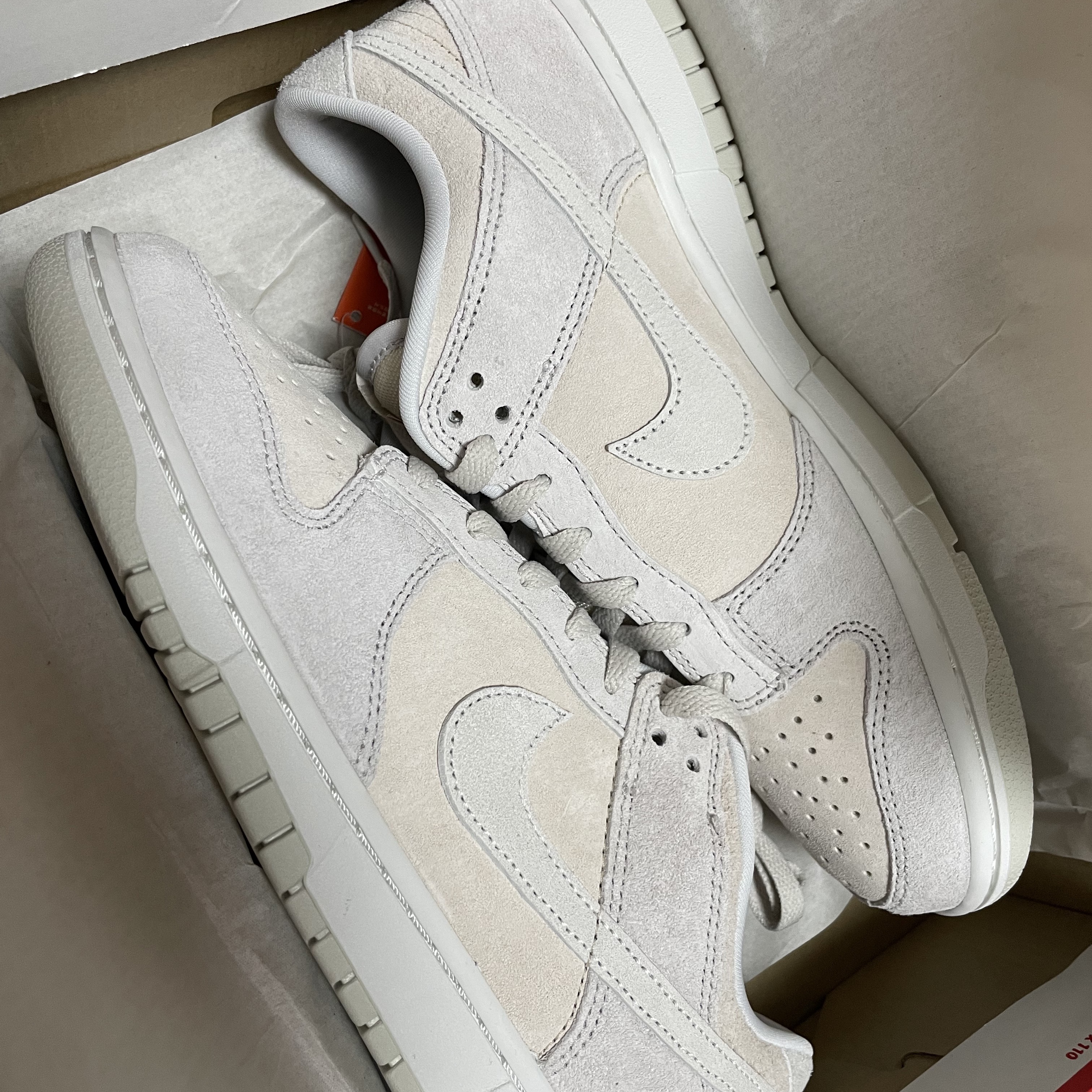 Nike Dunk Low Retro PRM Vast Grey 착용 스타일 - 2
