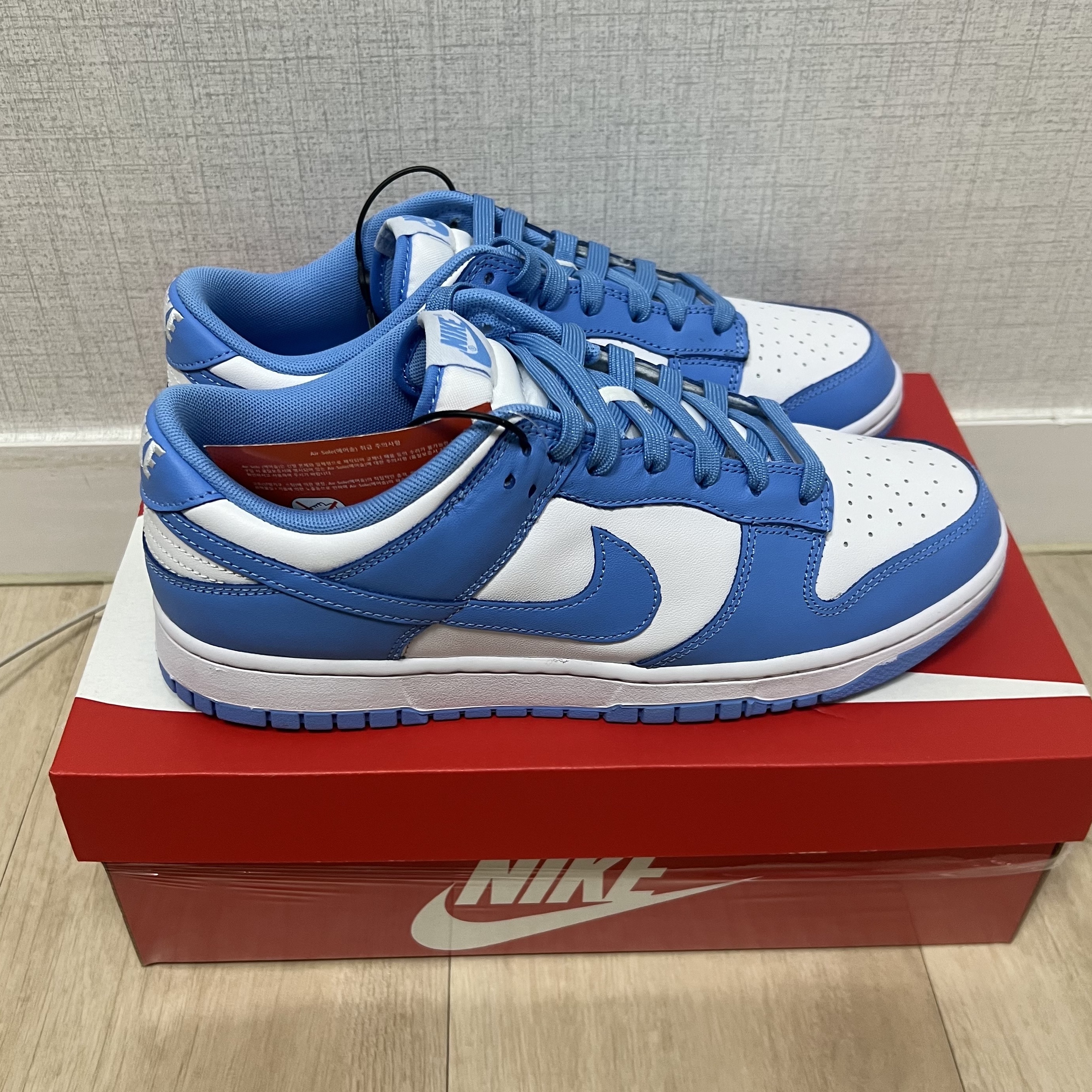 Nike Dunk Low Retro University Blue 착용 스타일 - 1