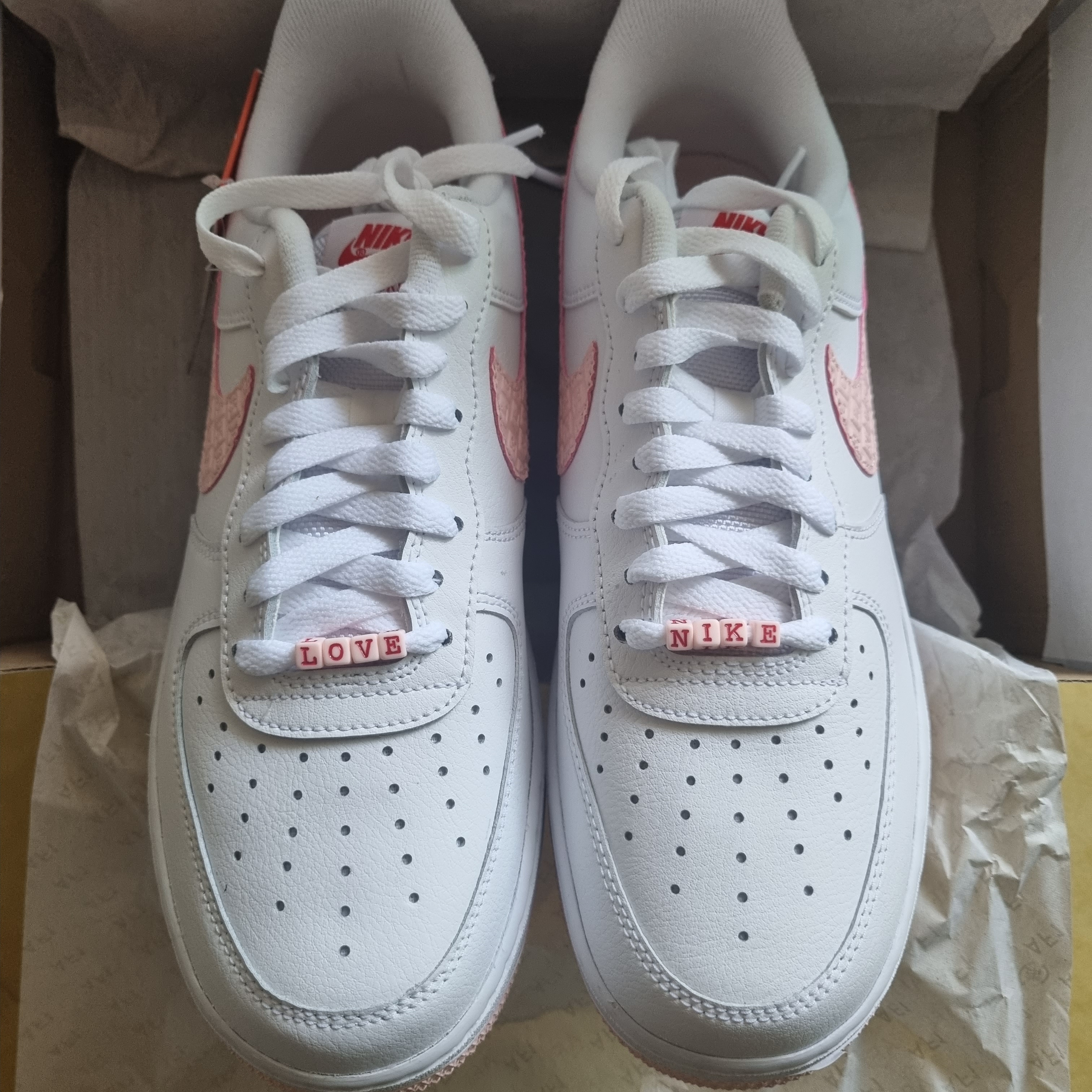 (W) Nike Air Force 1 '07 Valentine Day 2022 착용 스타일